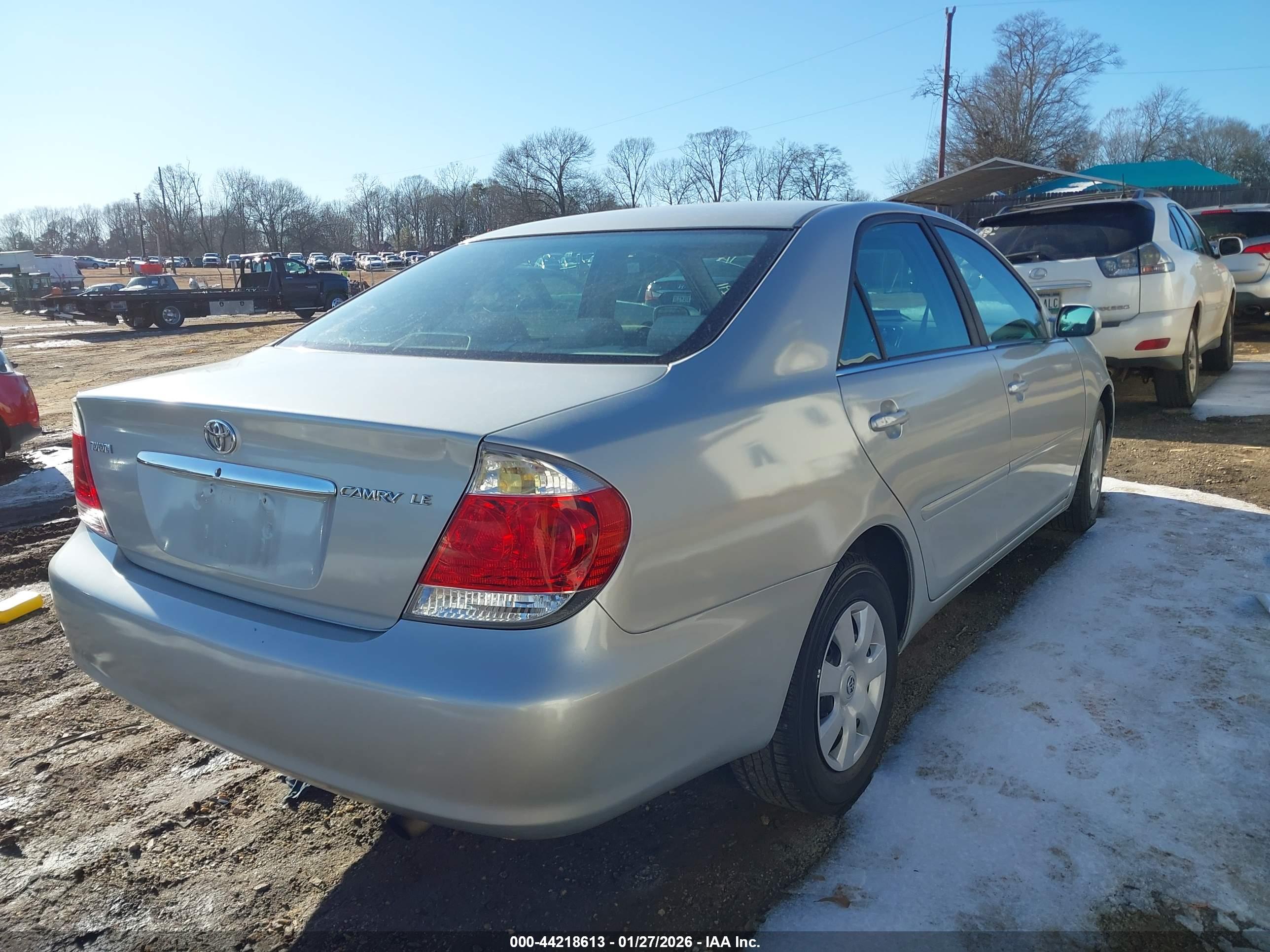 TOYOTA CAMRY image 4