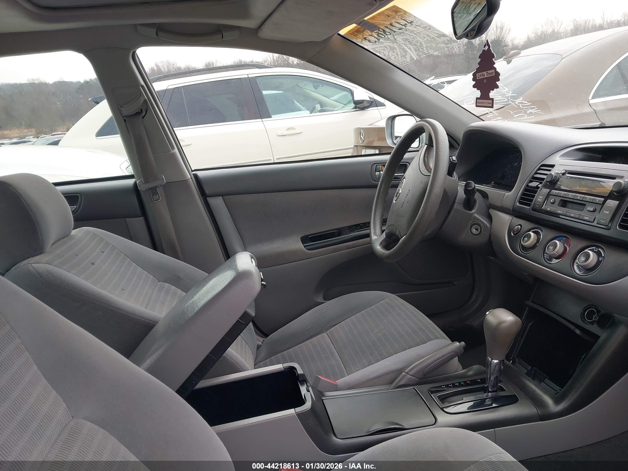 TOYOTA CAMRY image 5
