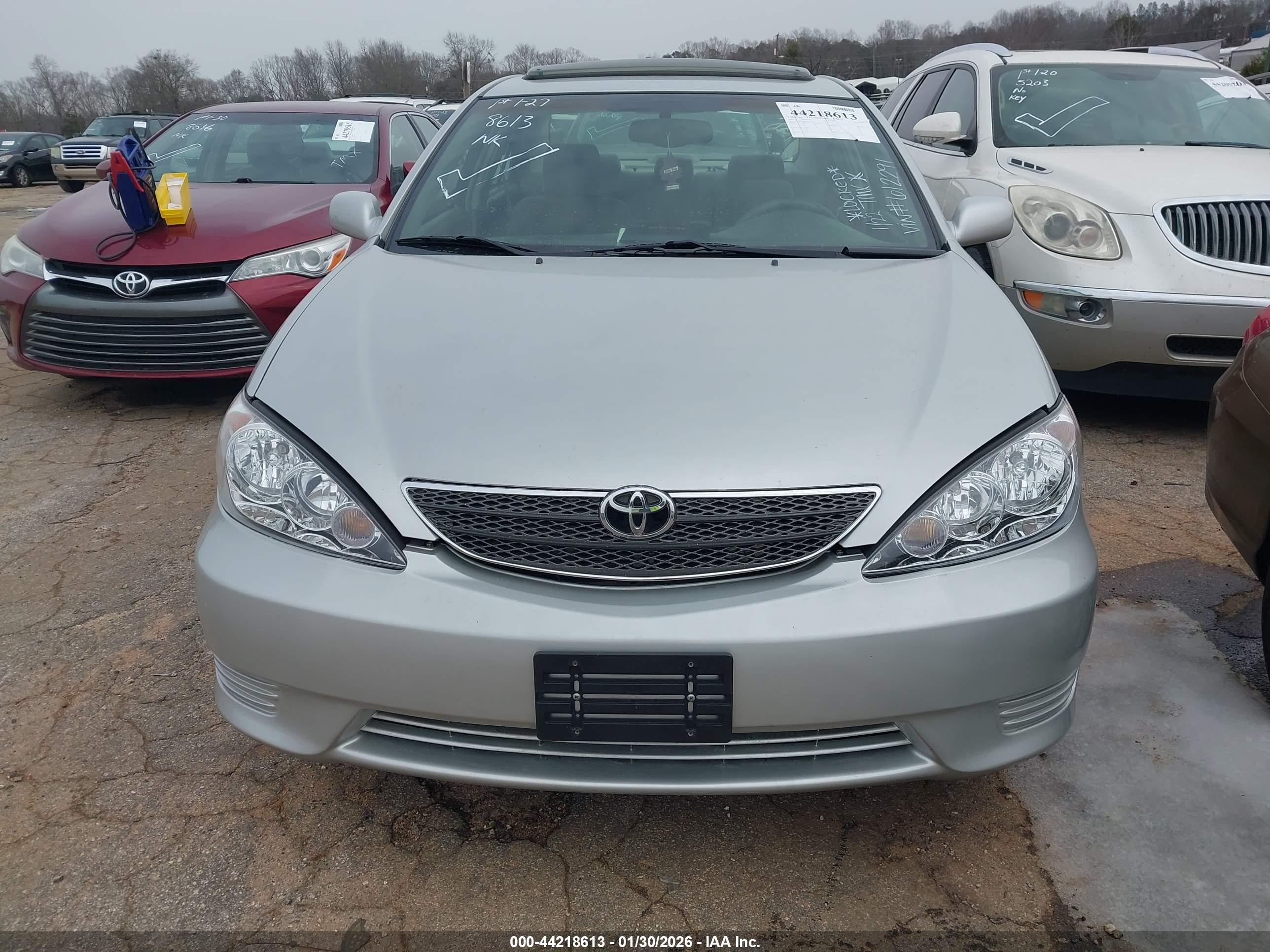 TOYOTA CAMRY image 6
