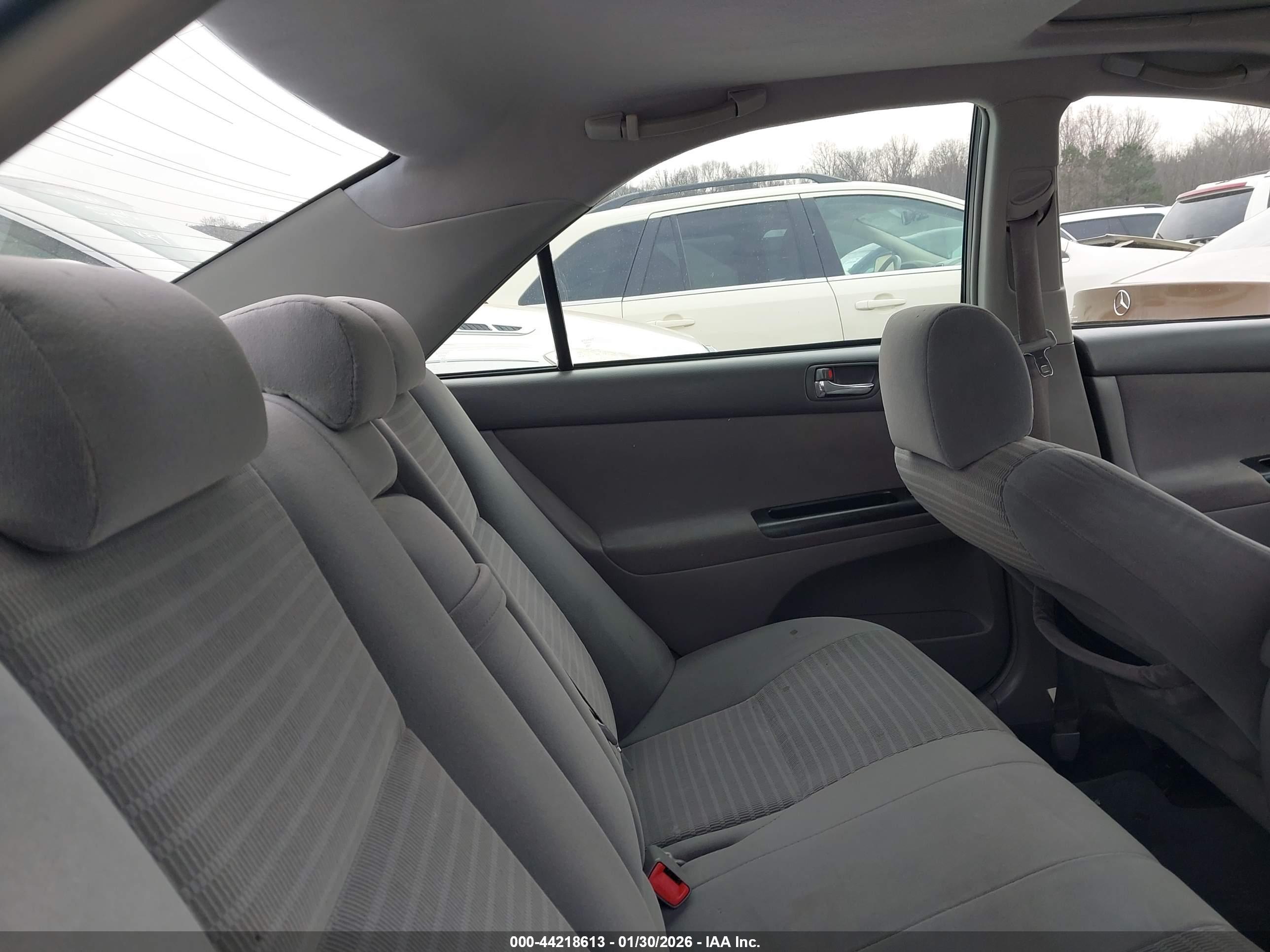 TOYOTA CAMRY image 8