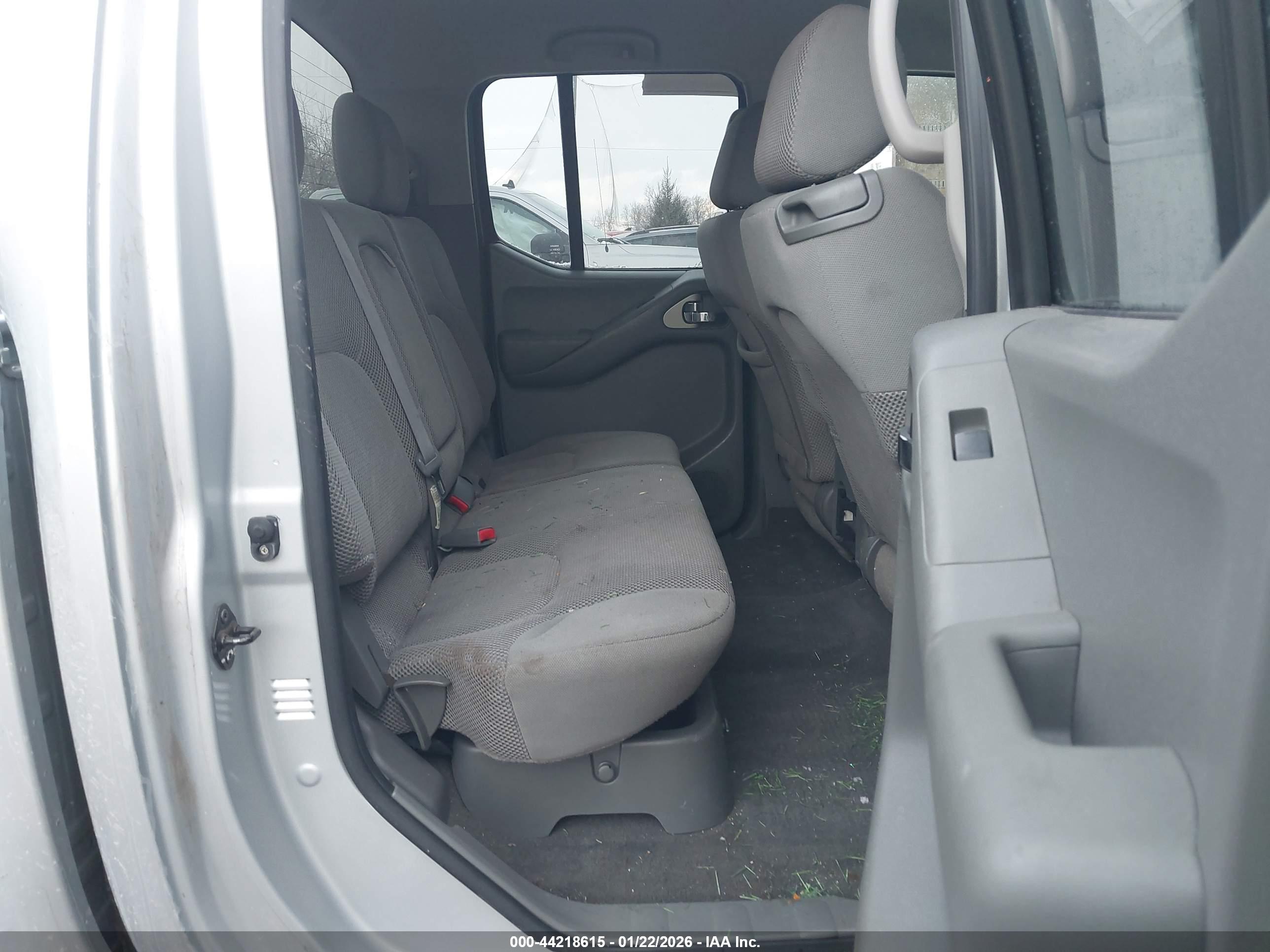 NISSAN FRONTIER image 8