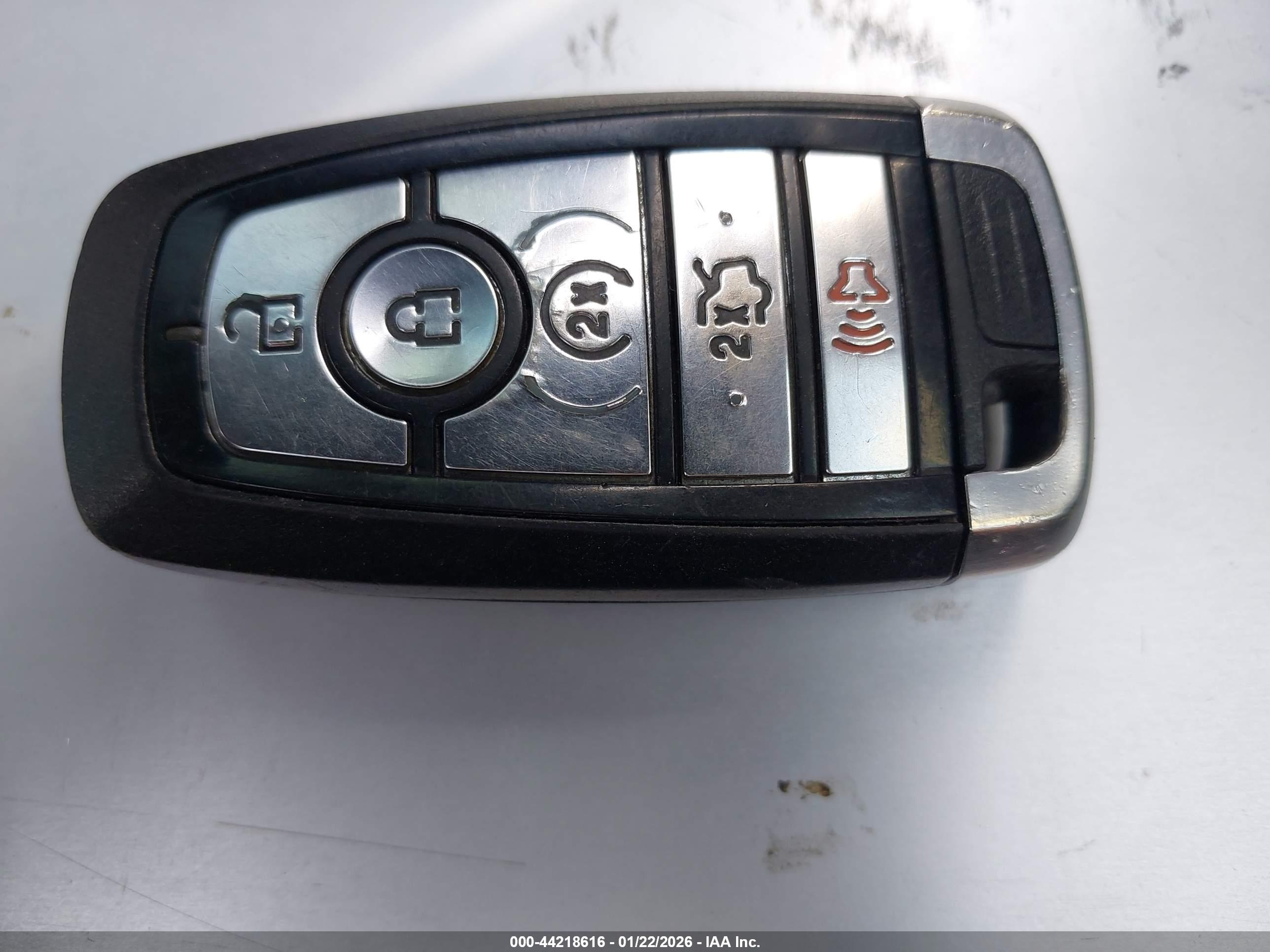 FORD FUSION image 11