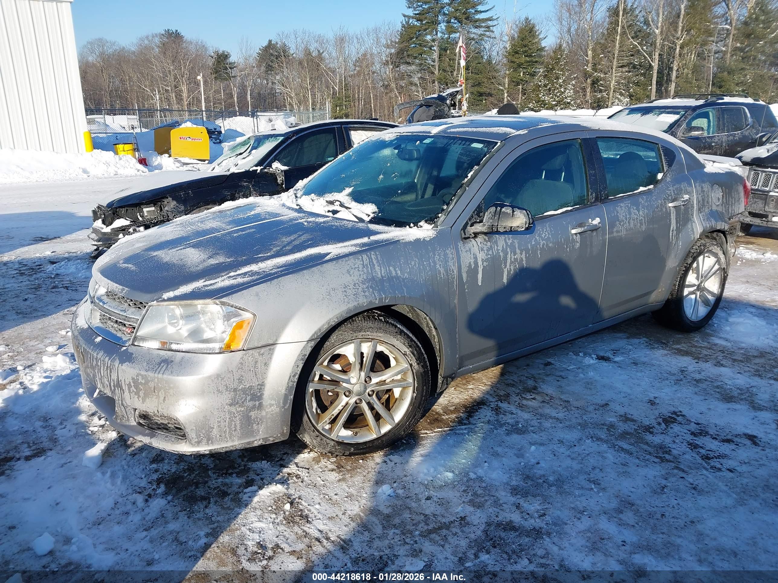 DODGE AVENGER image 2
