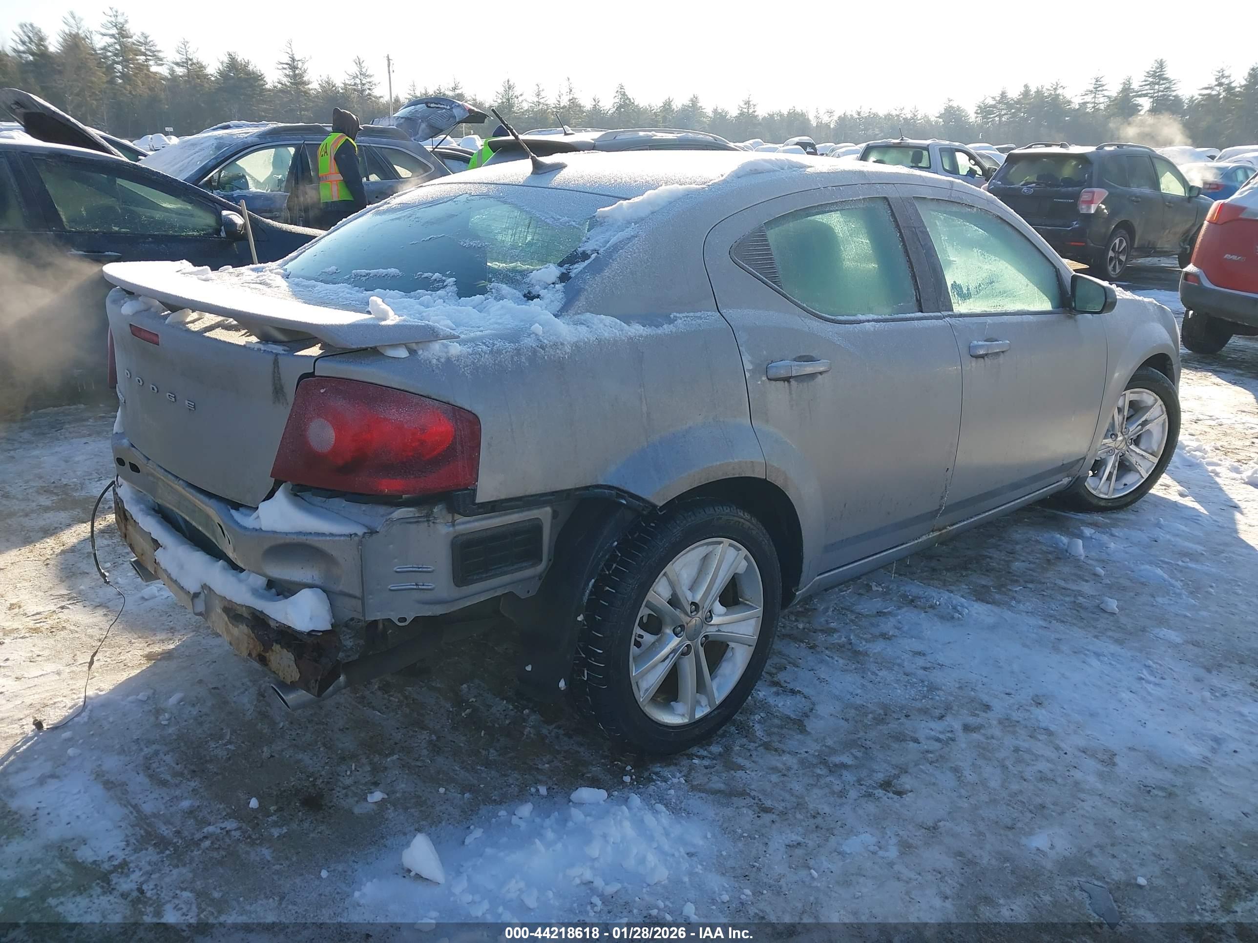 DODGE AVENGER image 4