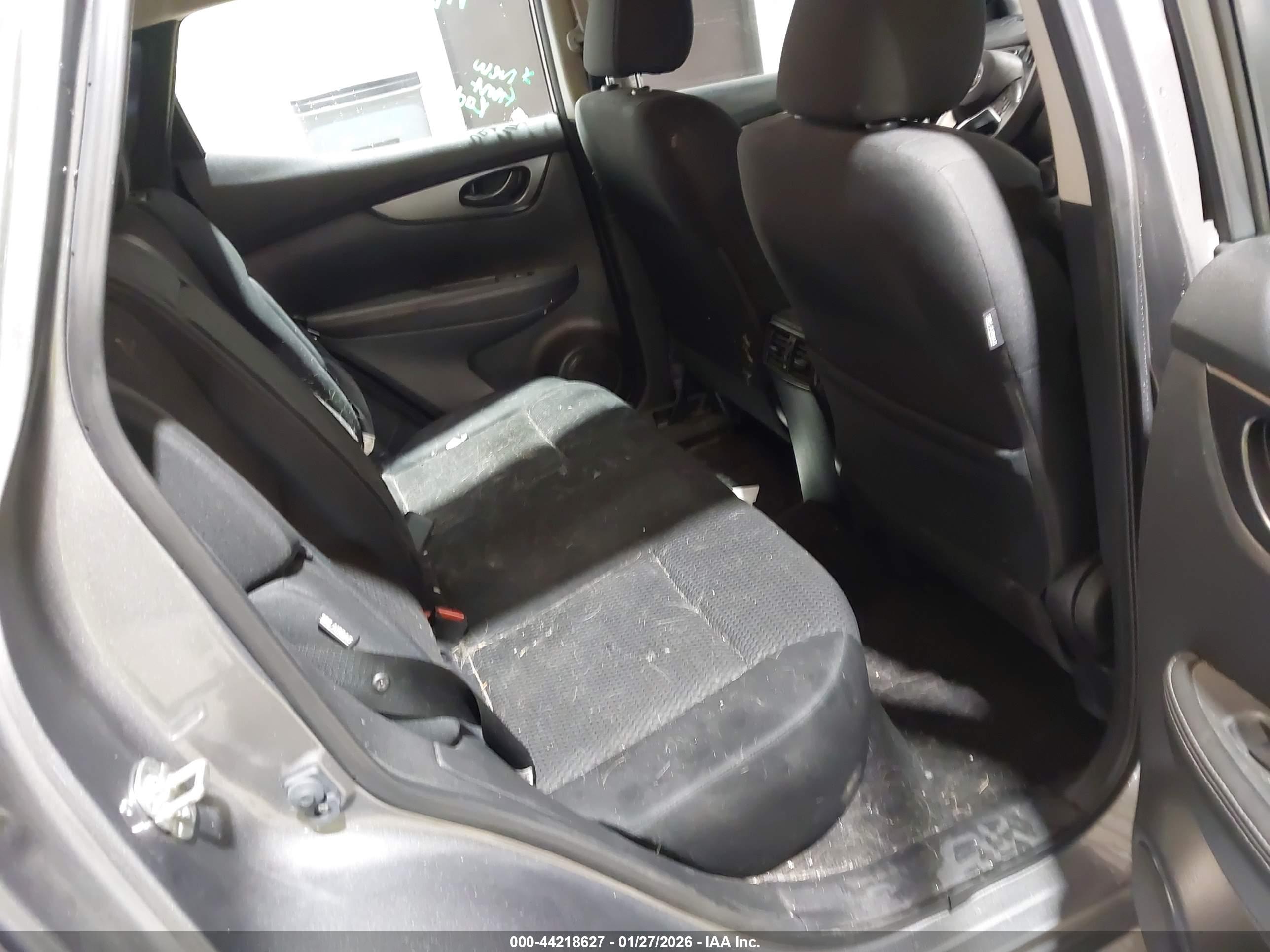 NISSAN ROGUE image 8