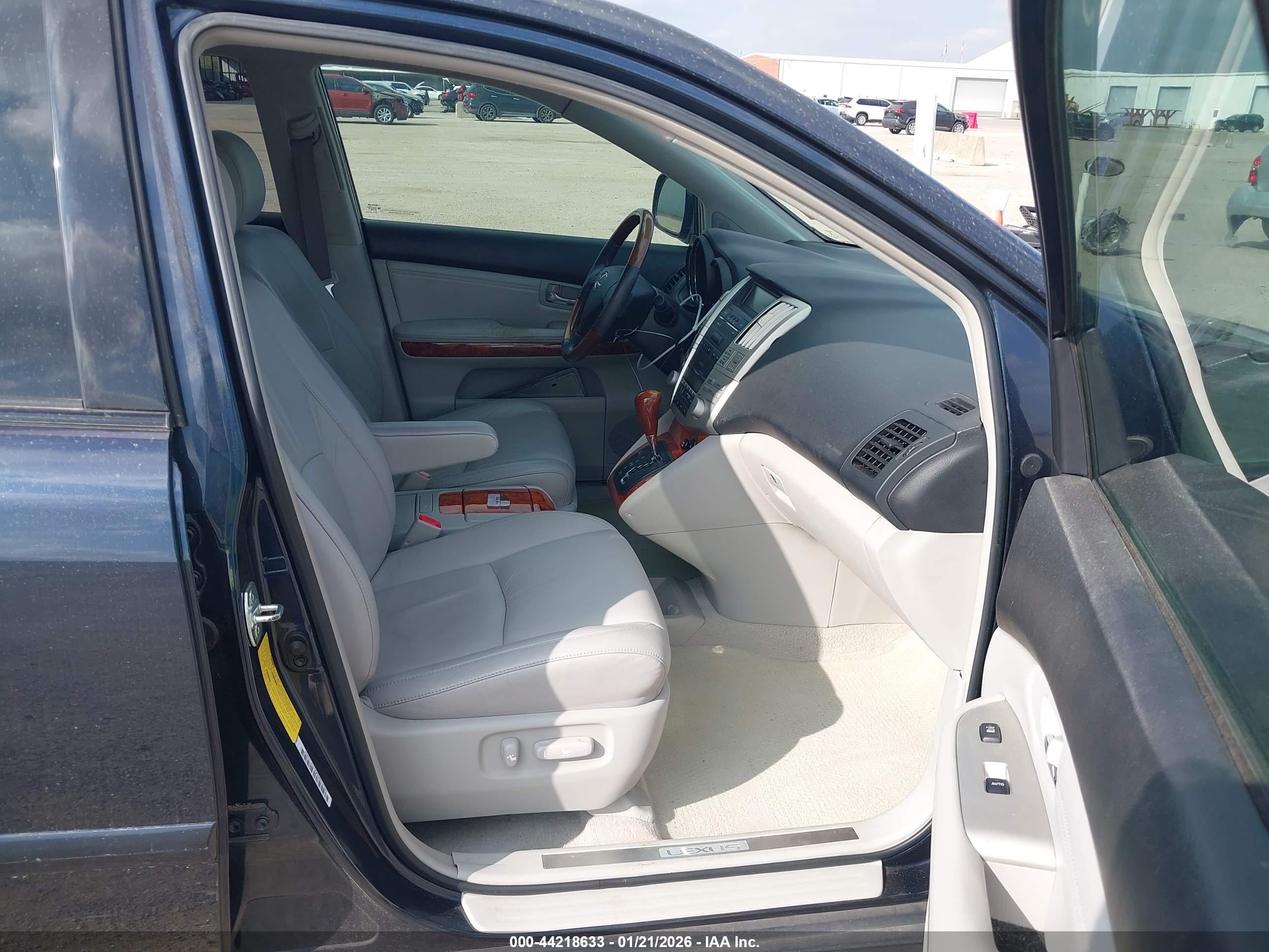 LEXUS RX image 5