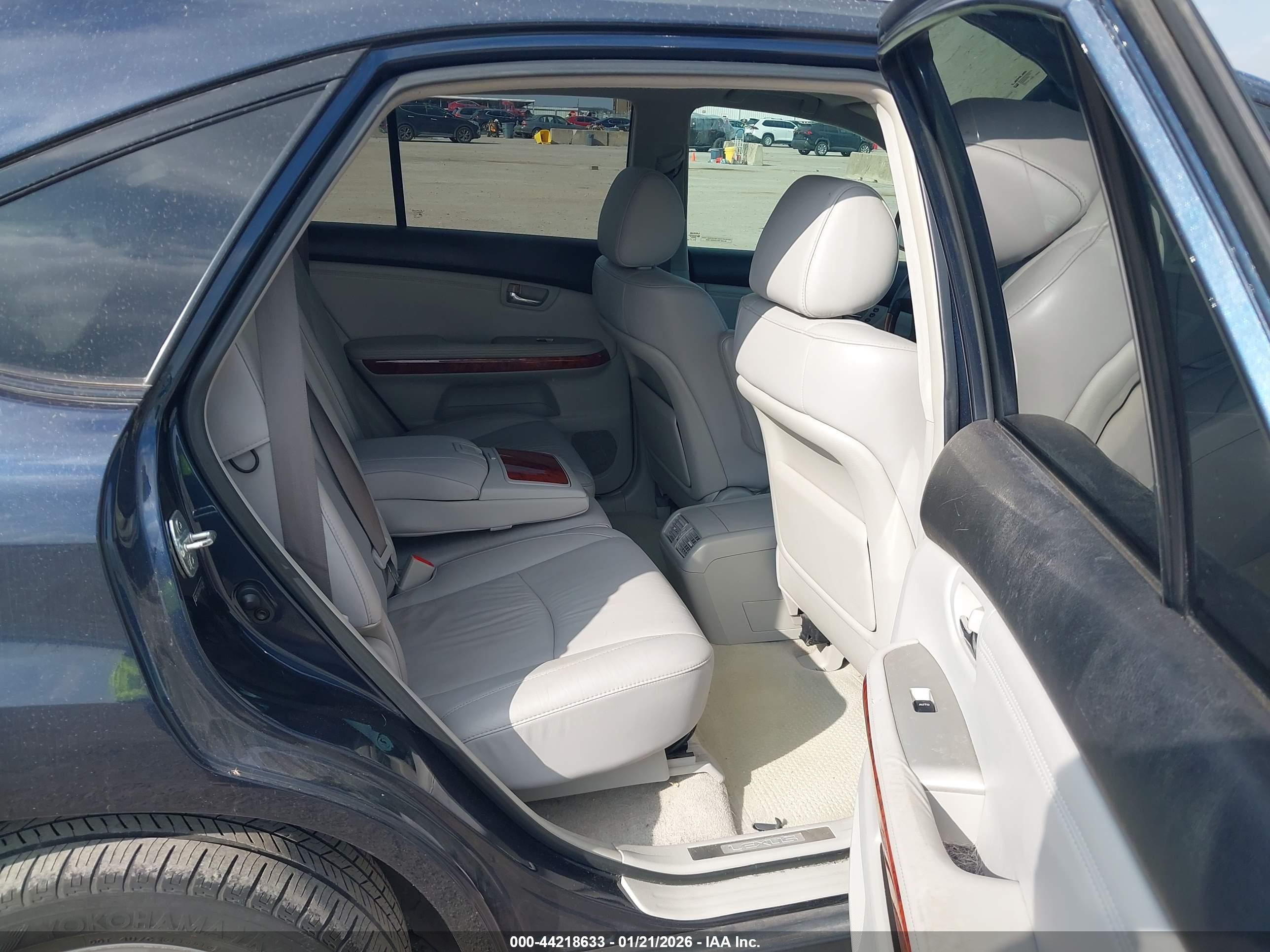 LEXUS RX image 8