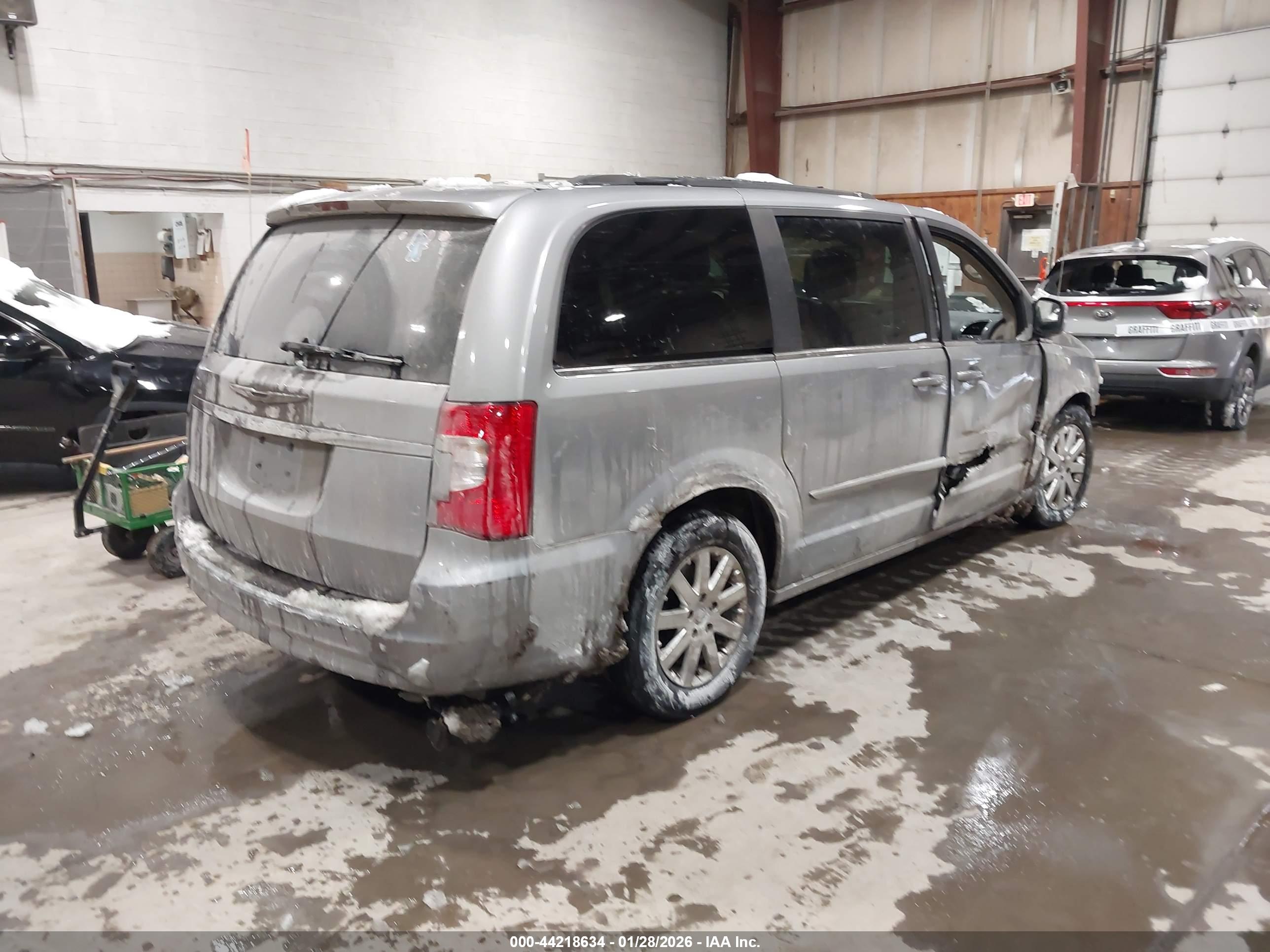 CHRYSLER TOWN image 4