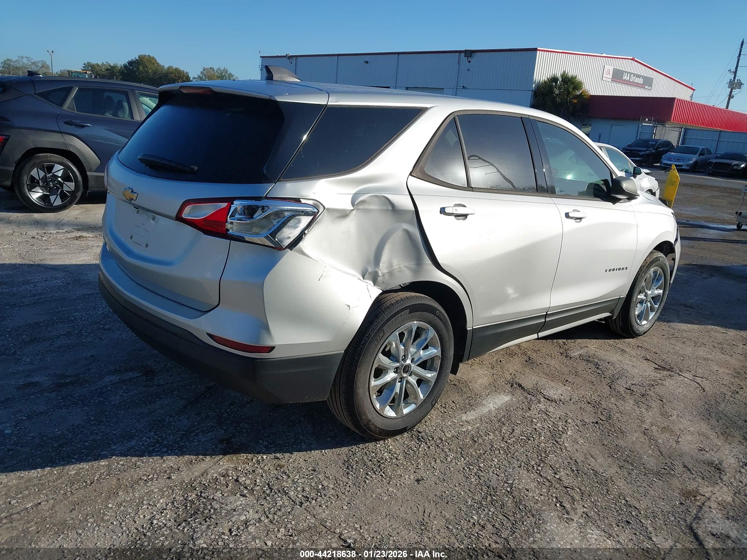 CHEVROLET EQUINOX image 4