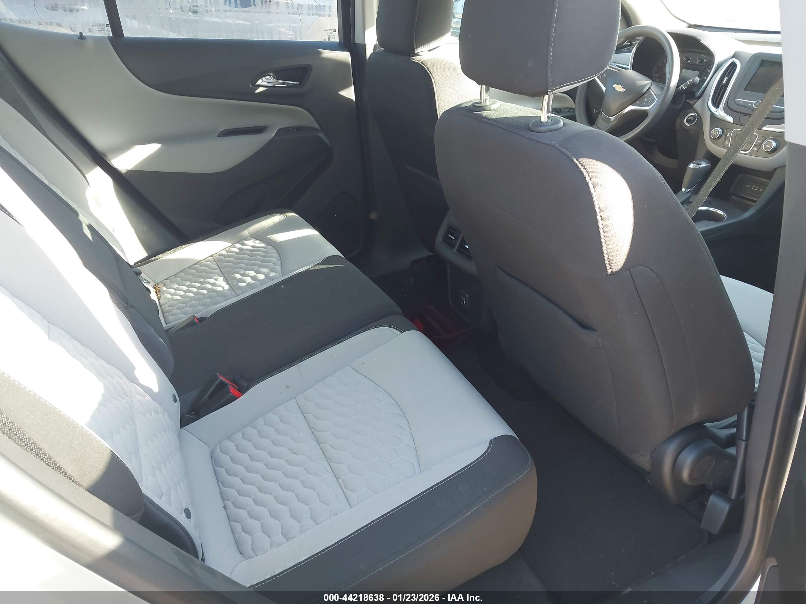 CHEVROLET EQUINOX image 8