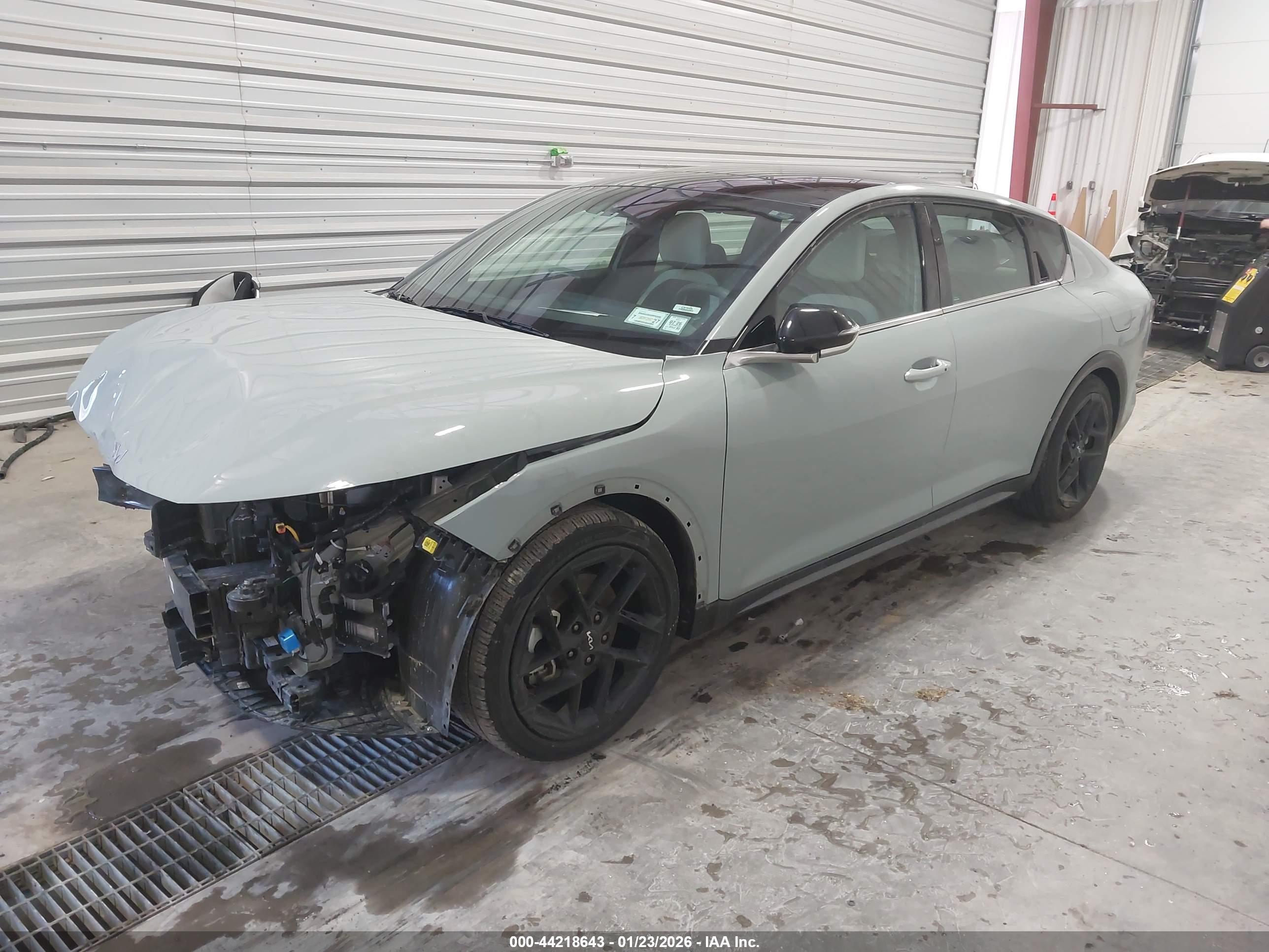 KIA K4 image 2