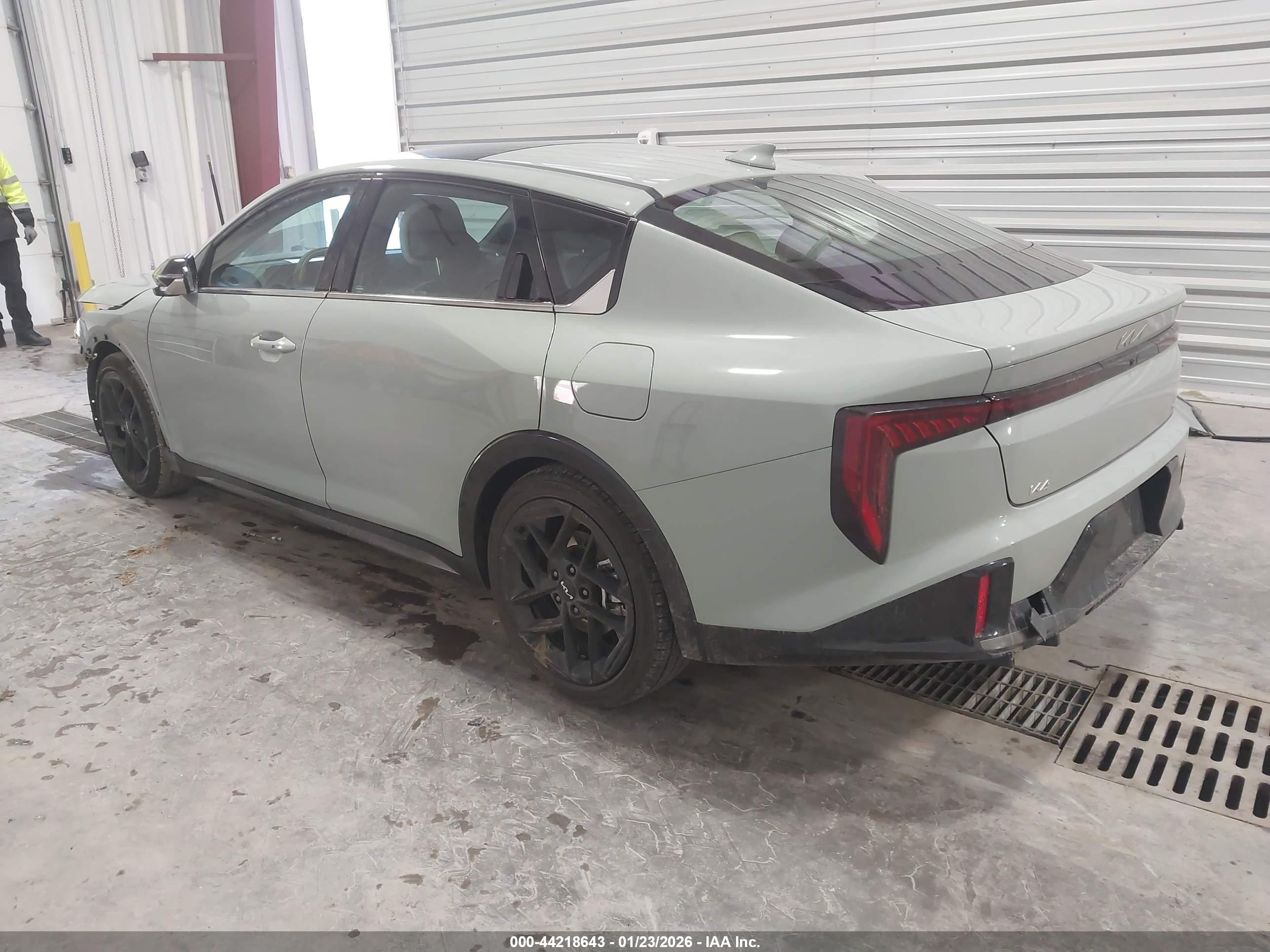 KIA K4 image 3