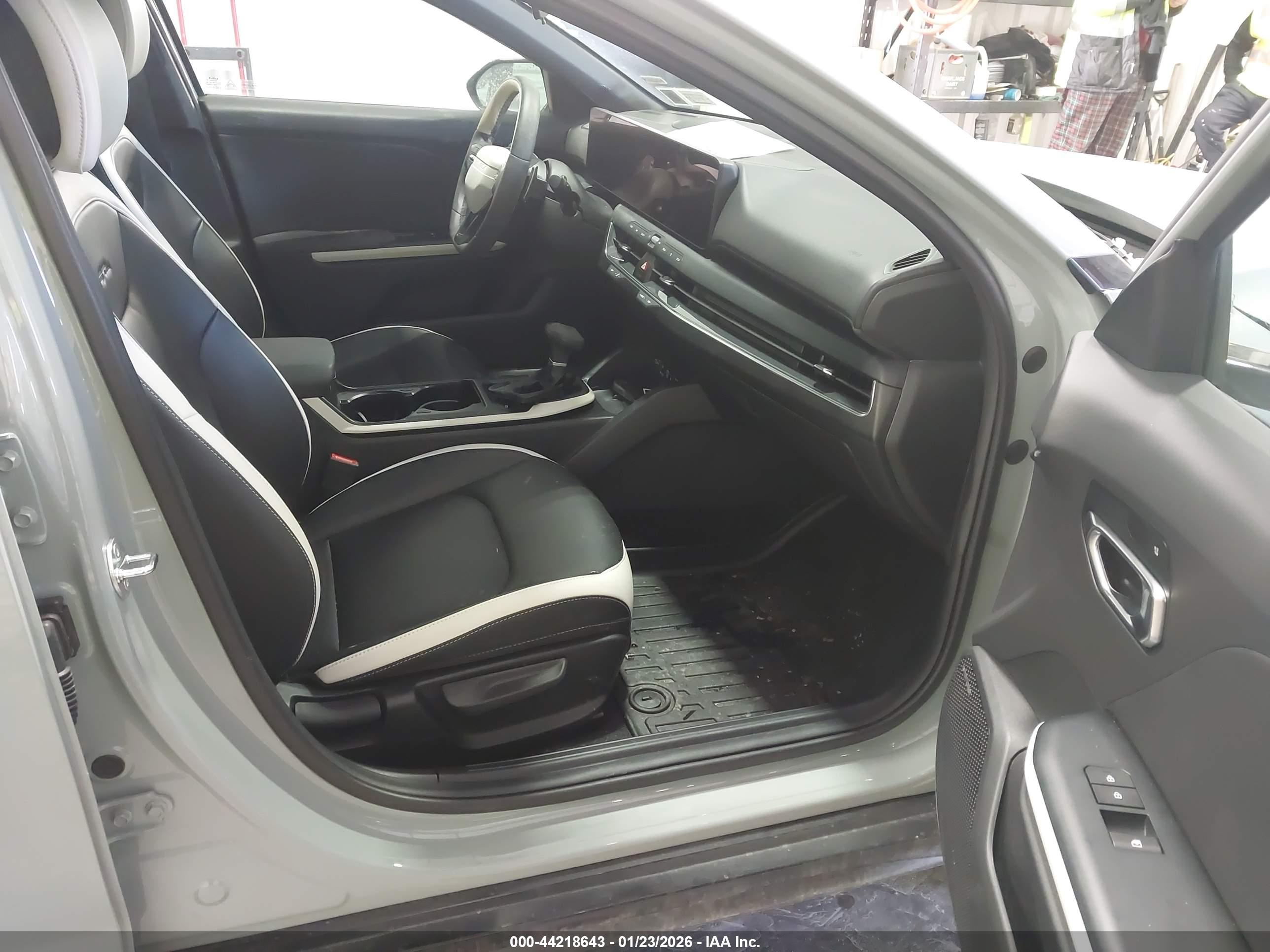 KIA K4 image 5