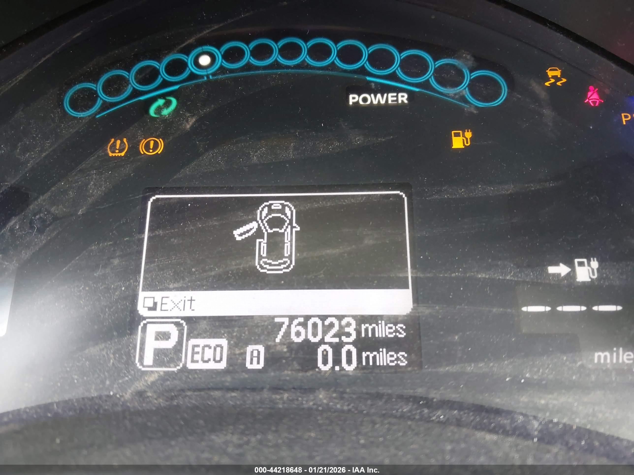 NISSAN LEAF image 7