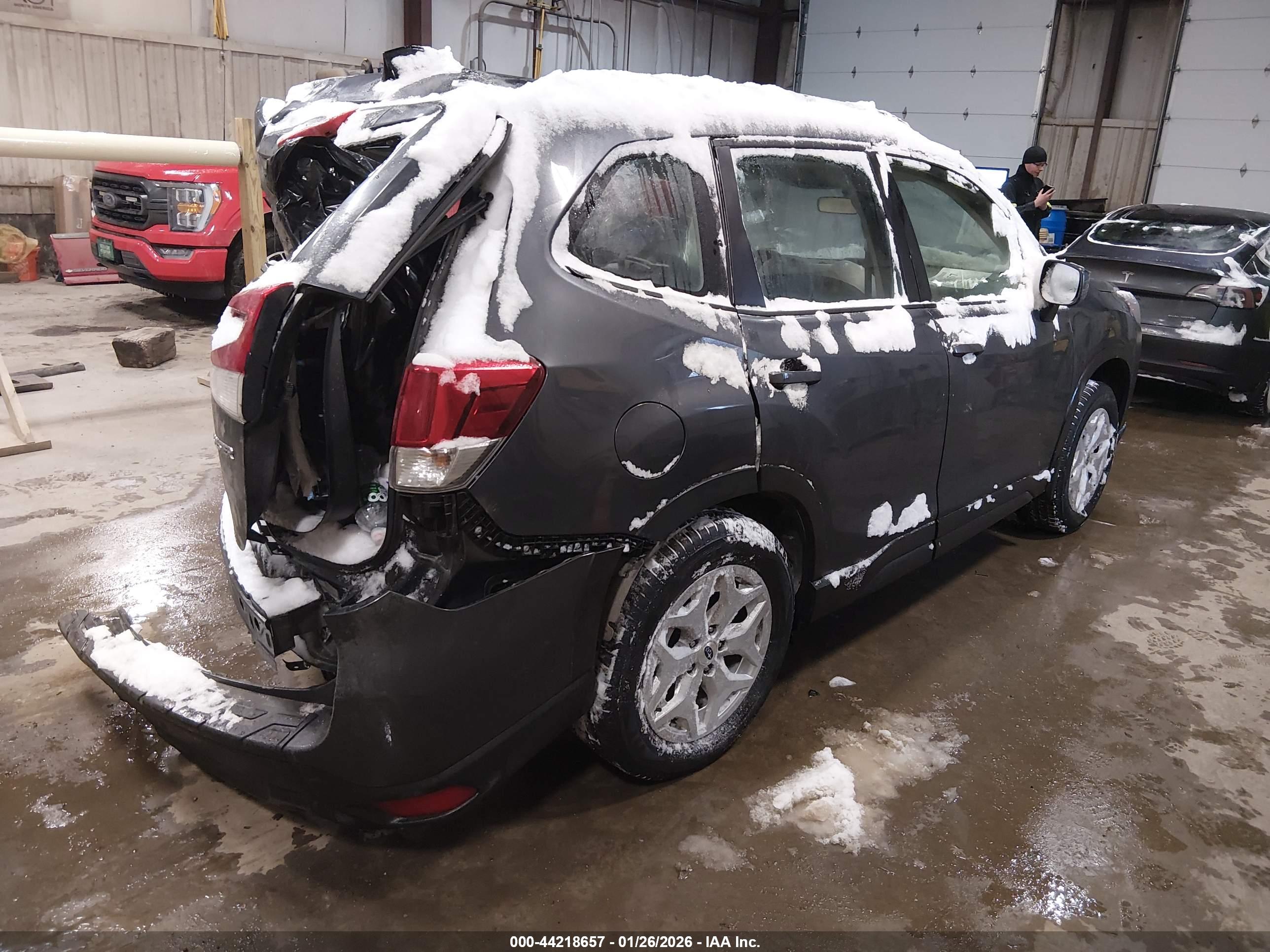 SUBARU FORESTER image 4
