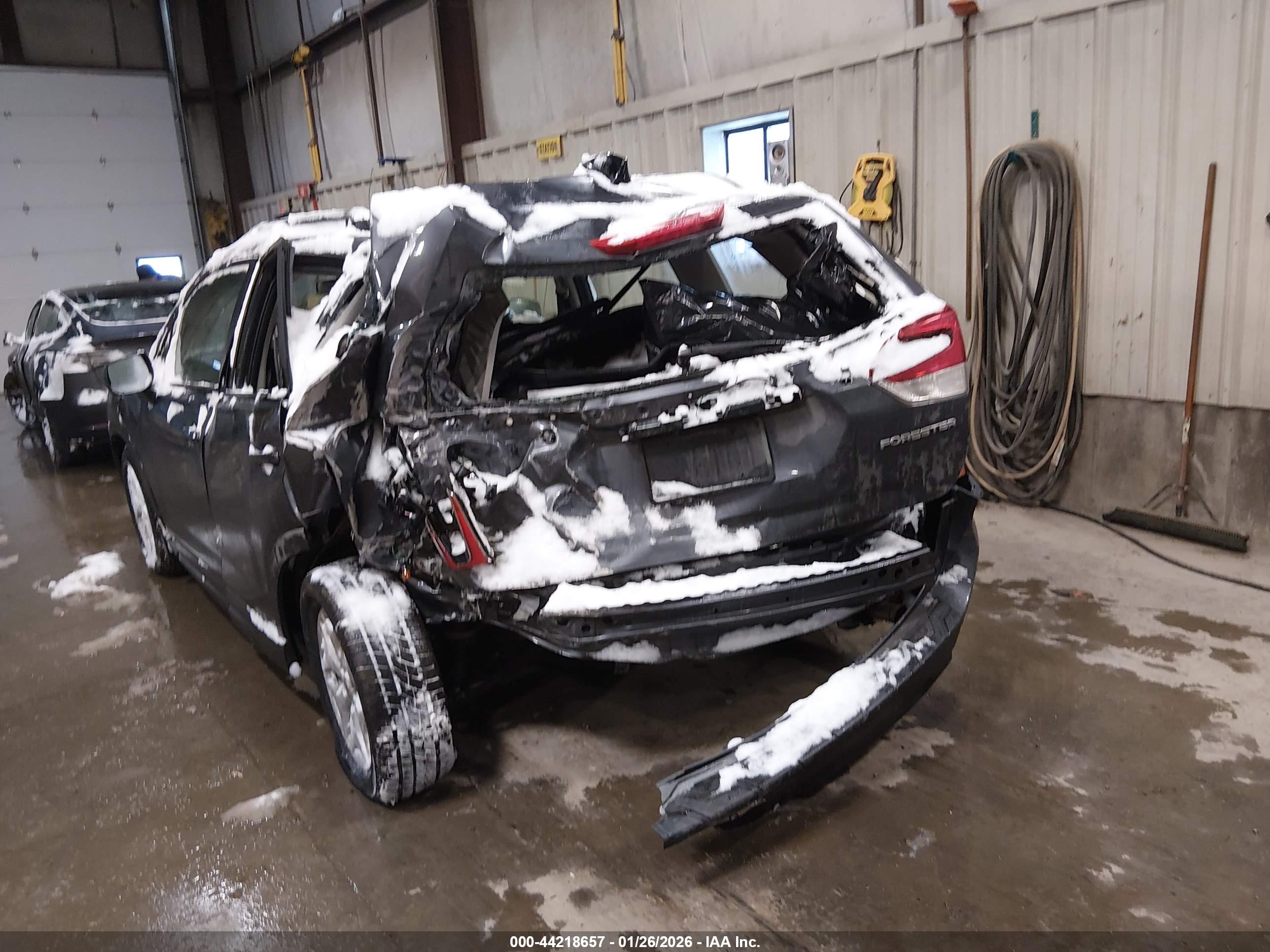 SUBARU FORESTER image 6