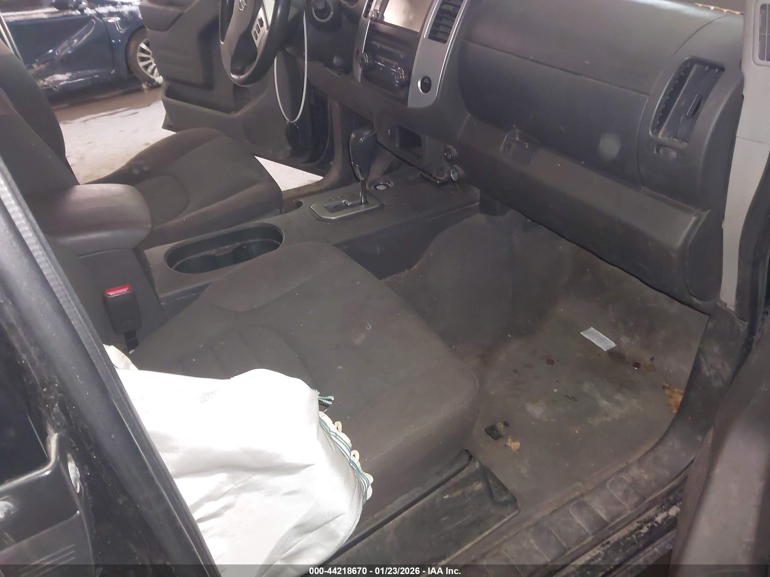 NISSAN FRONTIER image 5