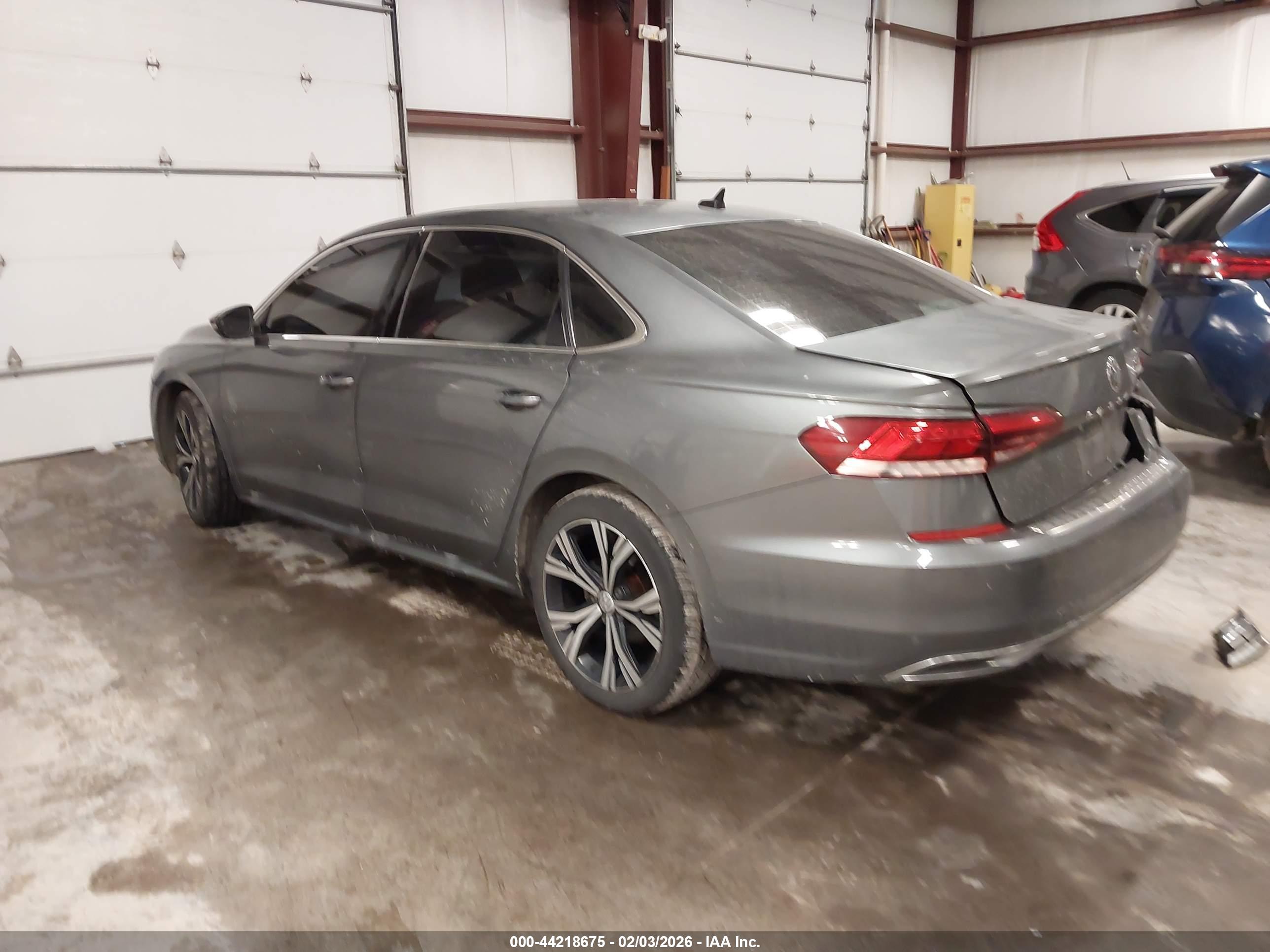 VOLKSWAGEN PASSAT image 3