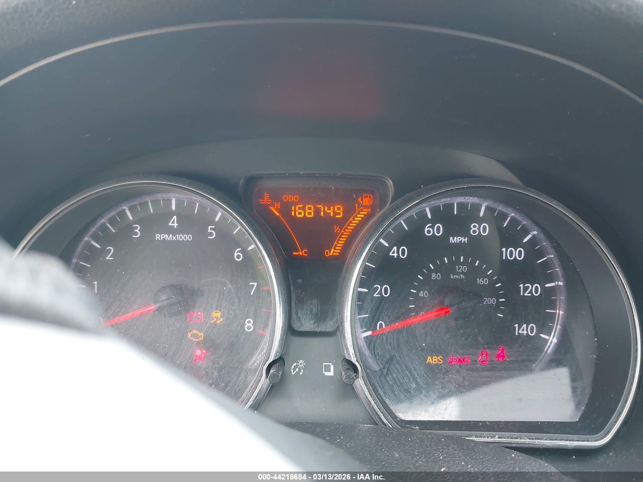 NISSAN VERSA image 7