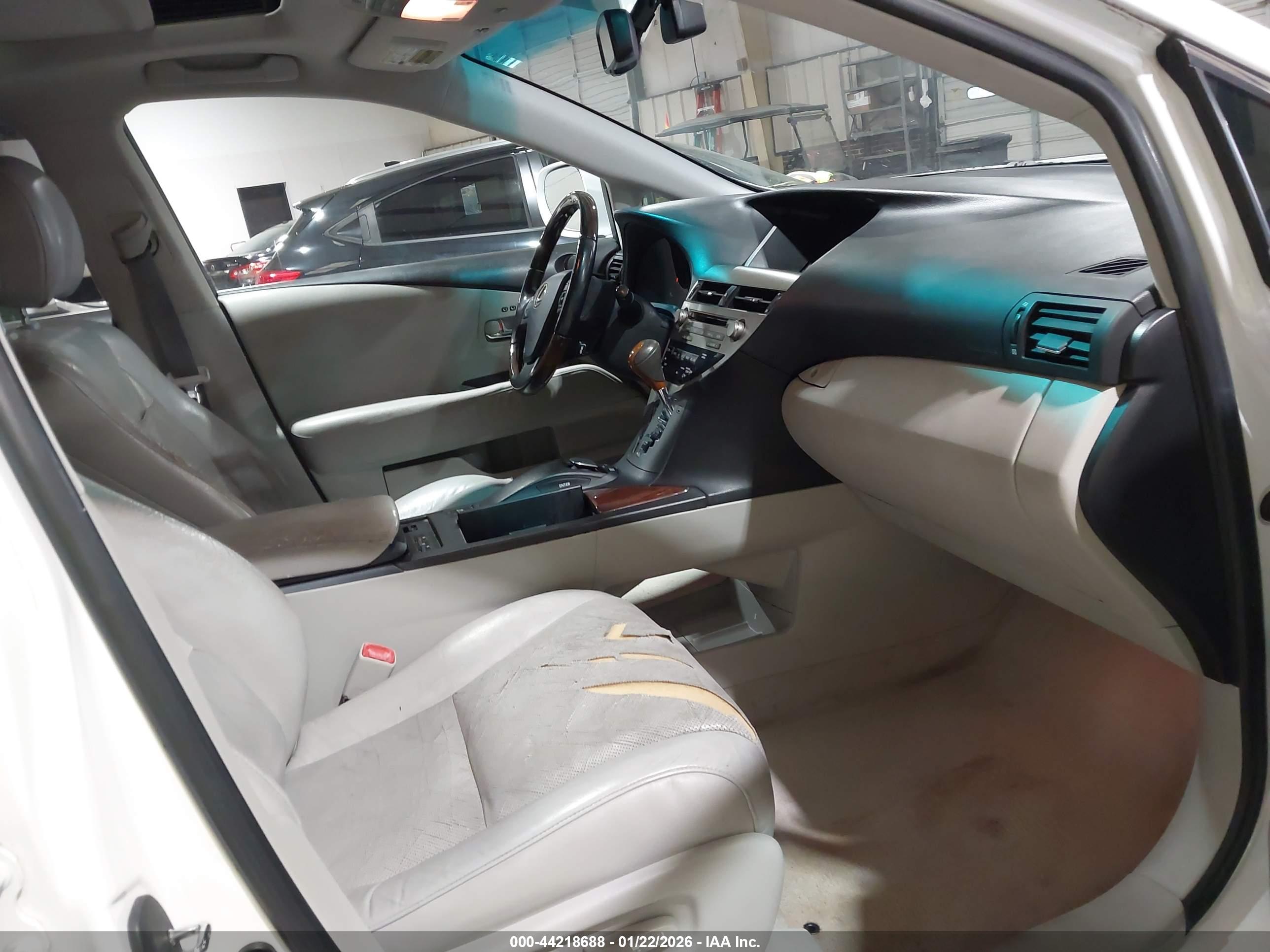 LEXUS RX image 5