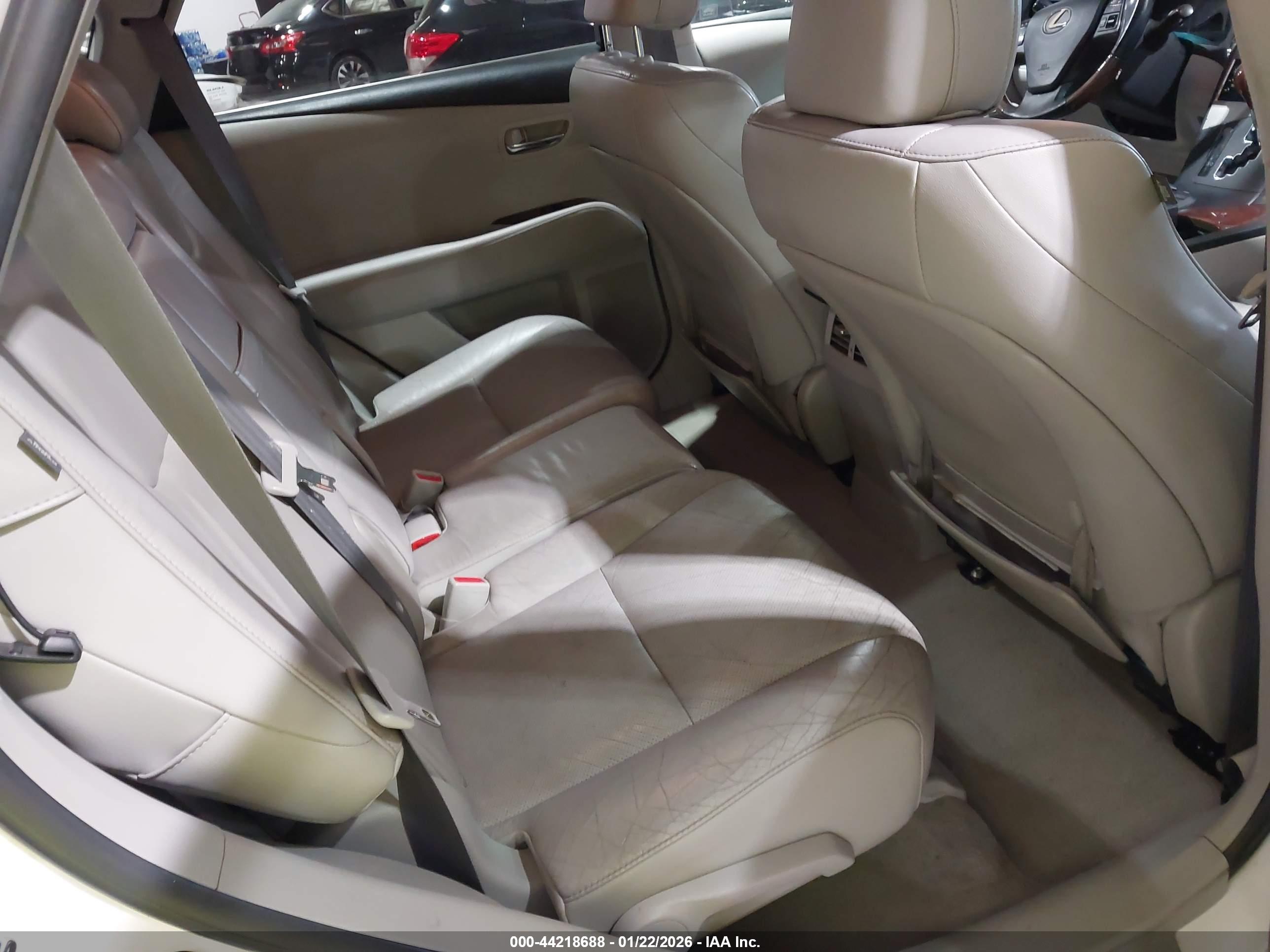 LEXUS RX image 8