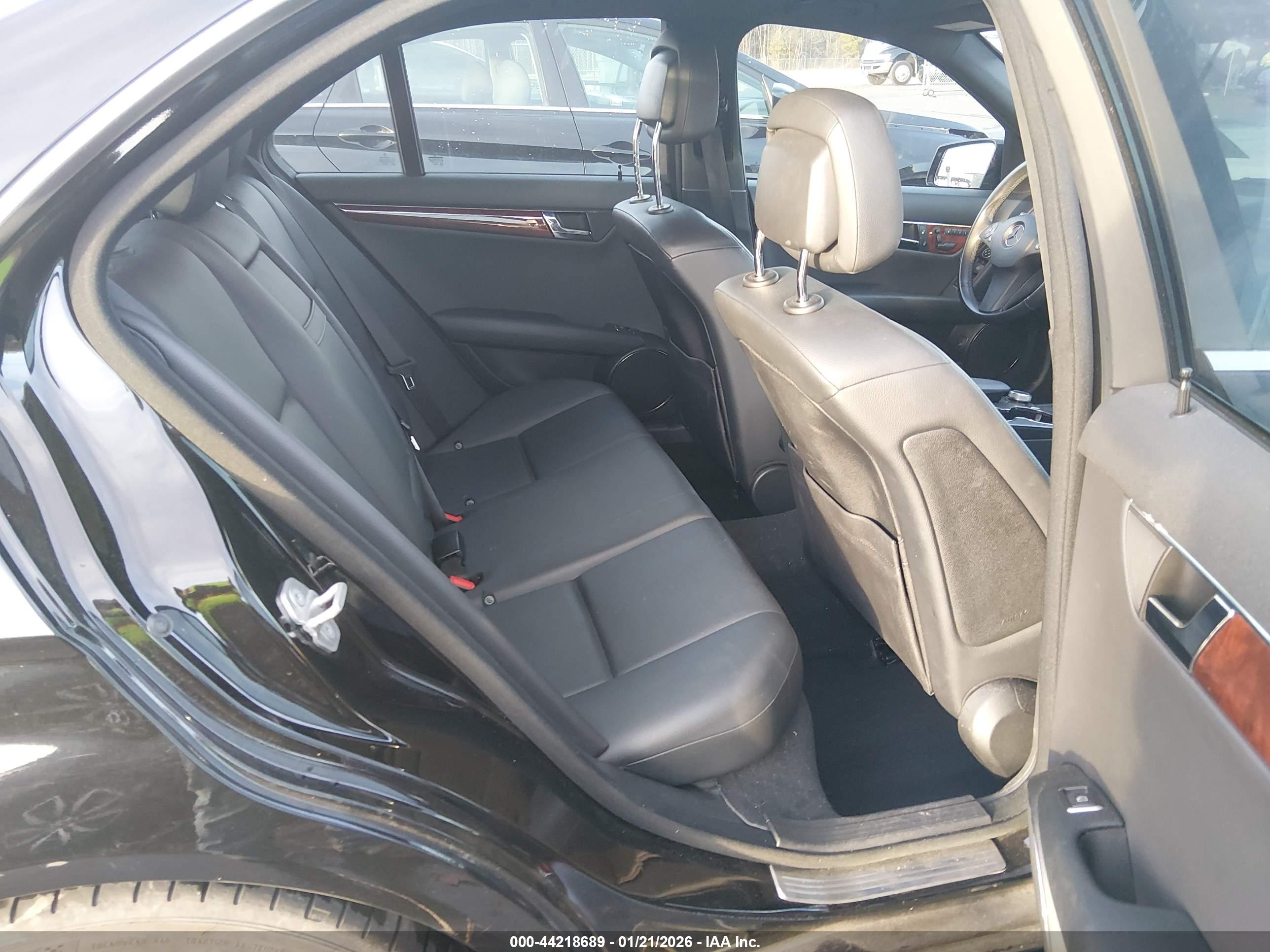 MERCEDES-BENZ C image 8