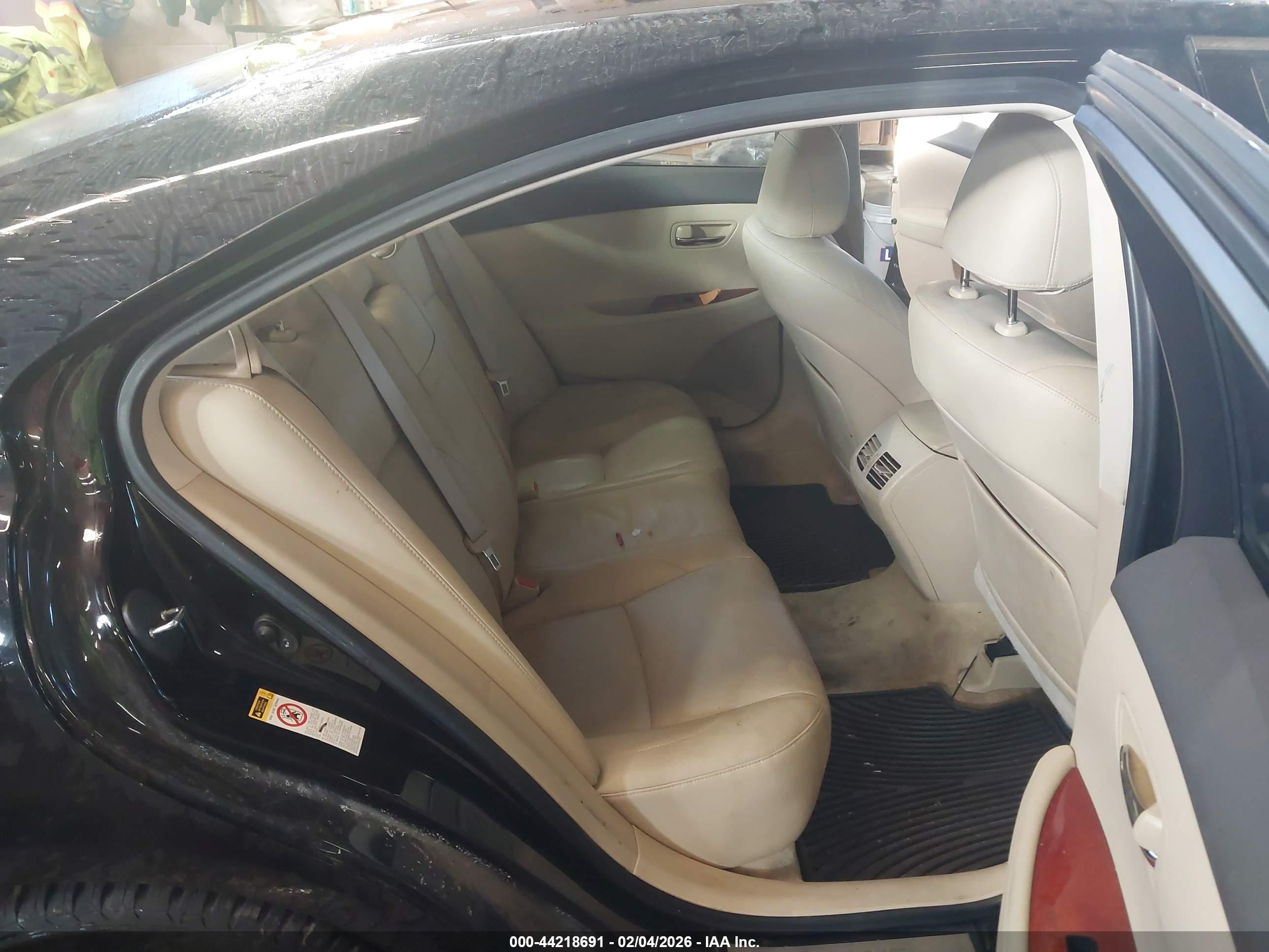 LEXUS ES image 8