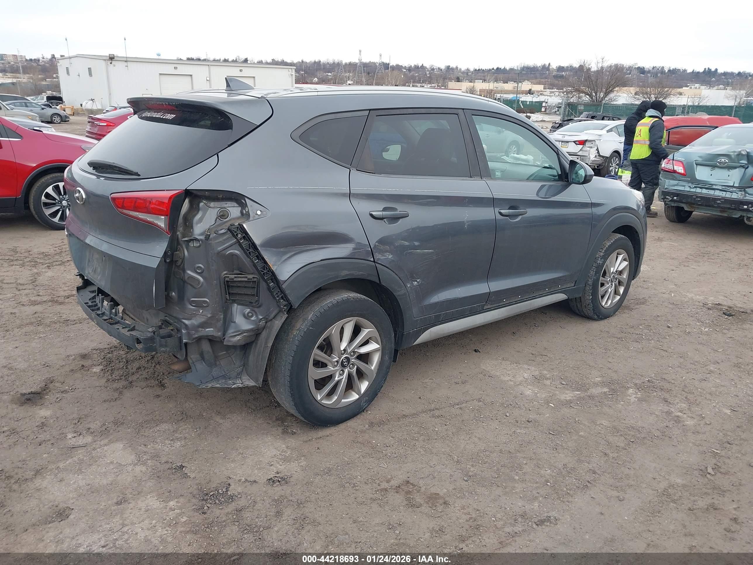 HYUNDAI TUCSON image 4