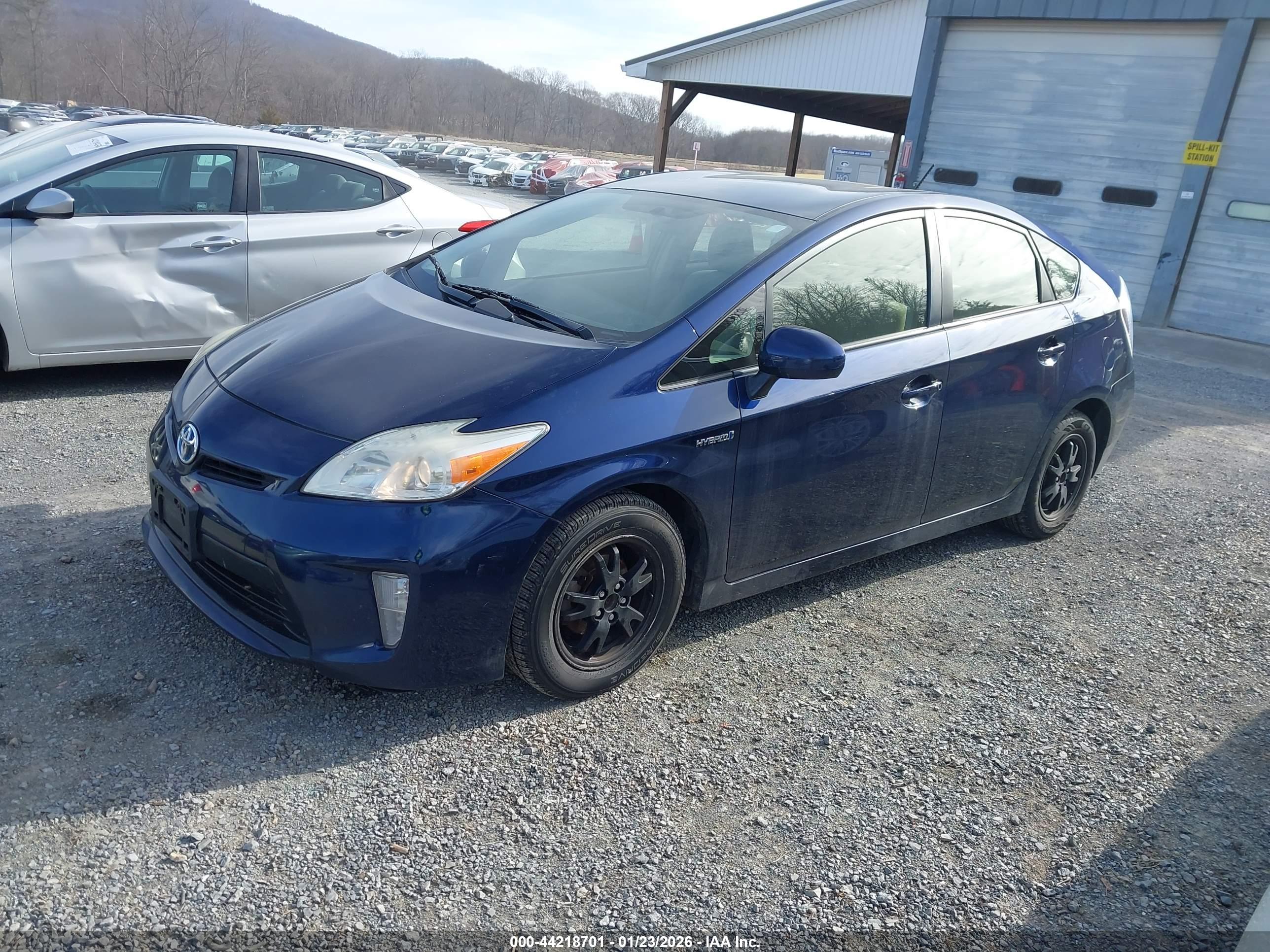 TOYOTA PRIUS image 2