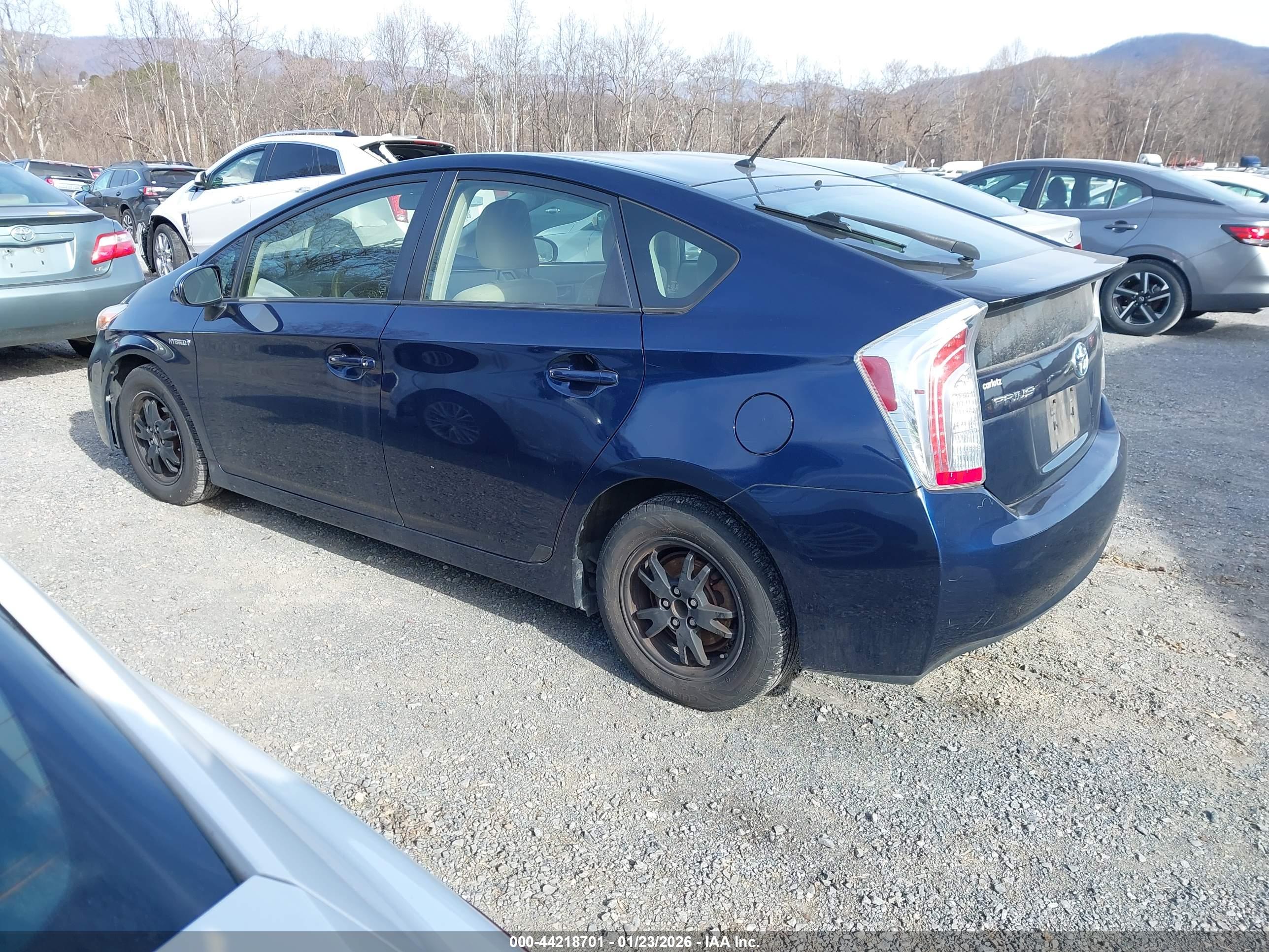 TOYOTA PRIUS image 3