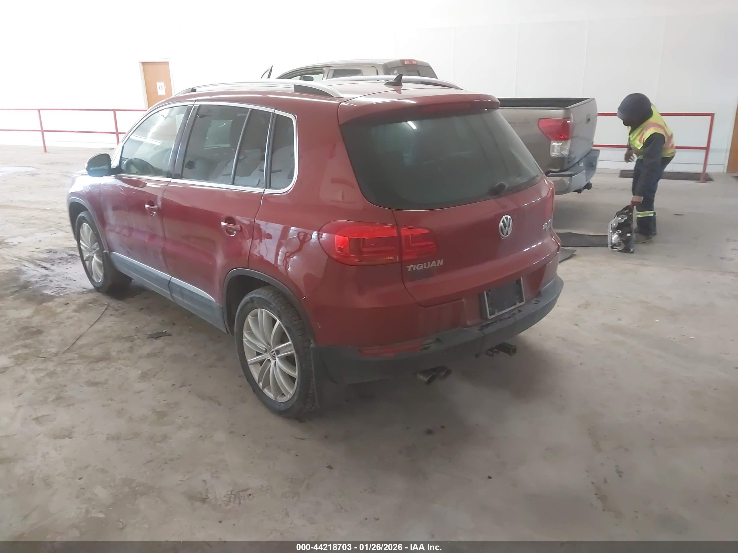 VOLKSWAGEN TIGUAN image 3