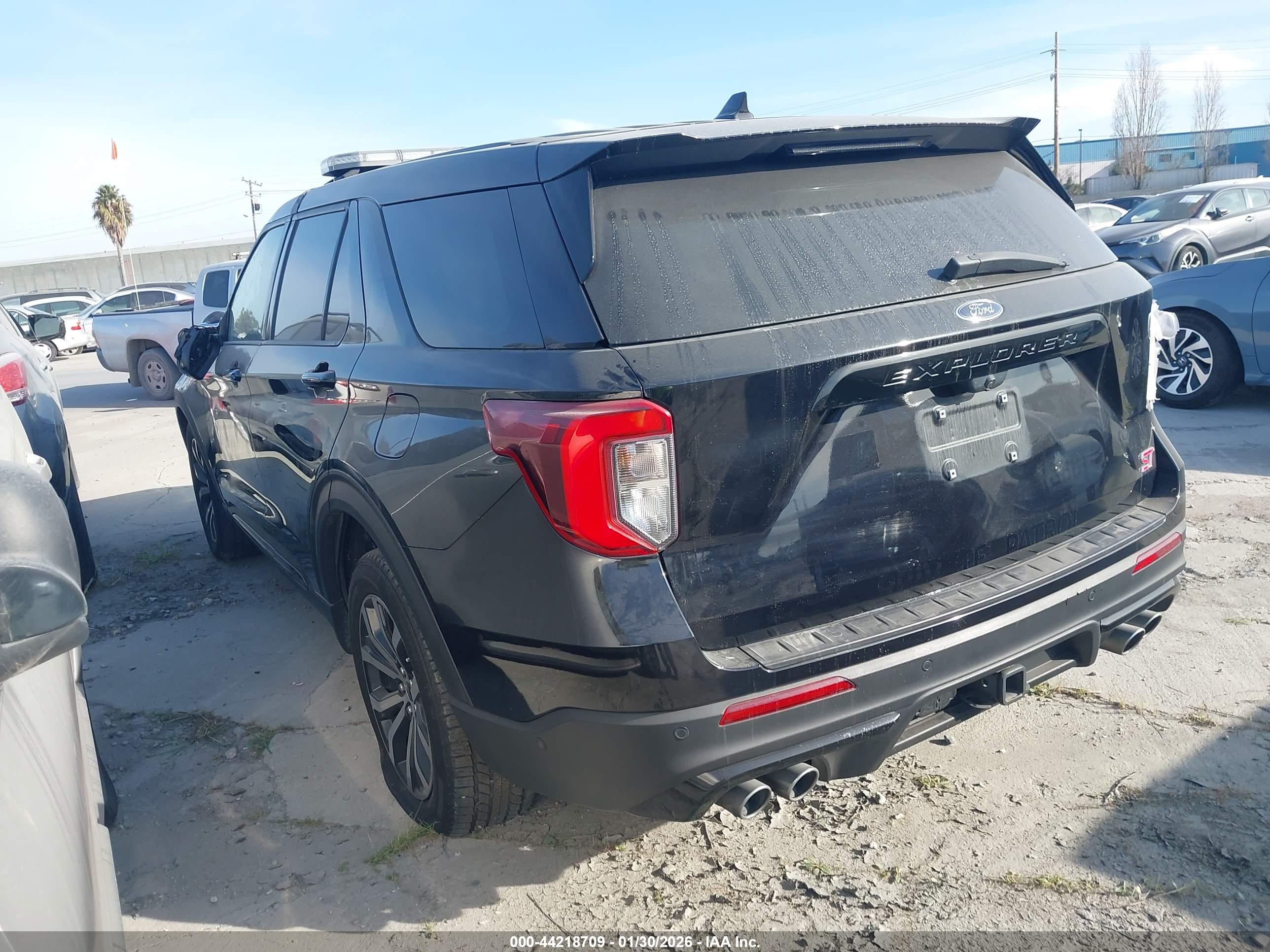 FORD EXPLORER image 3