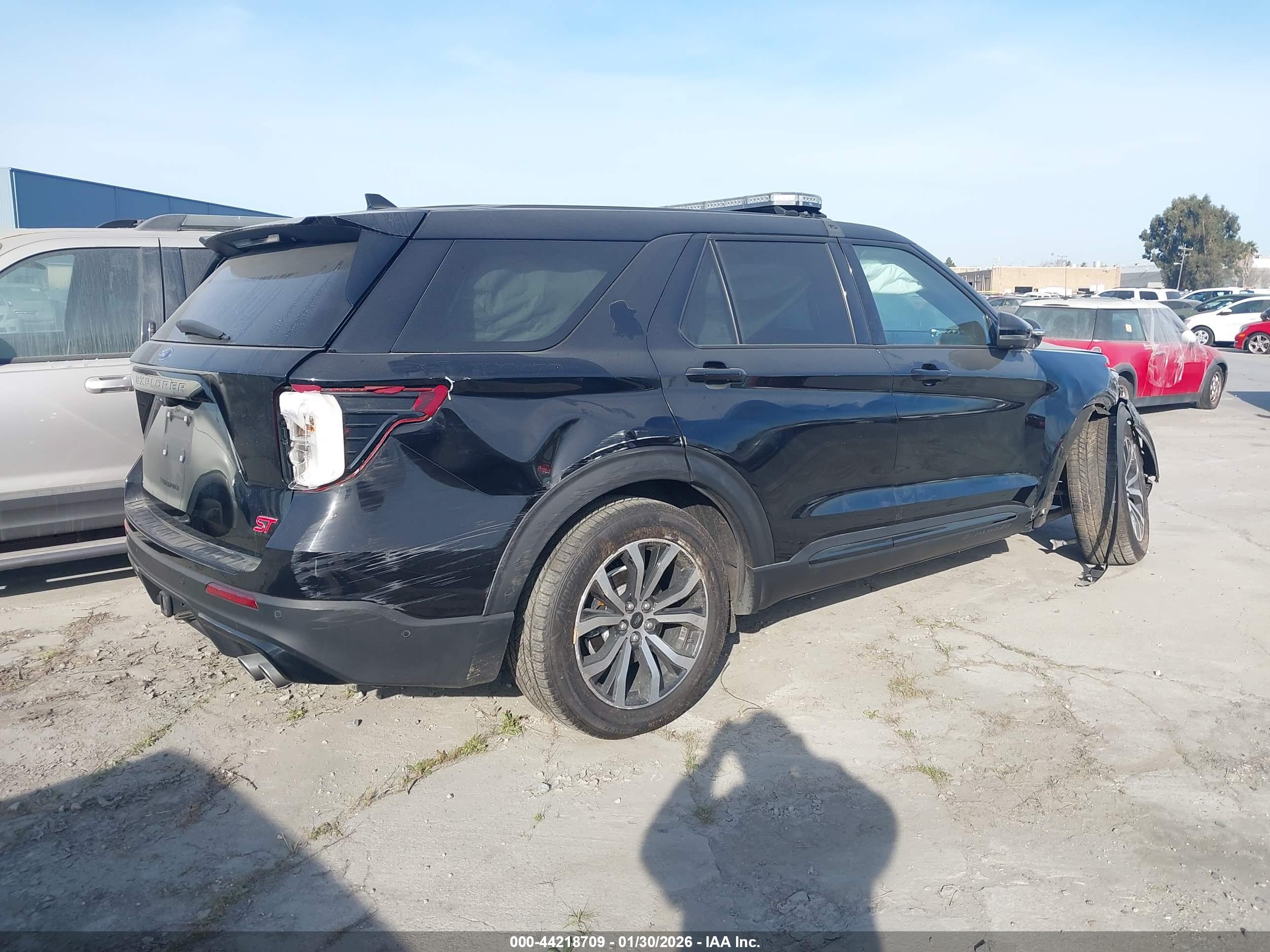 FORD EXPLORER image 4