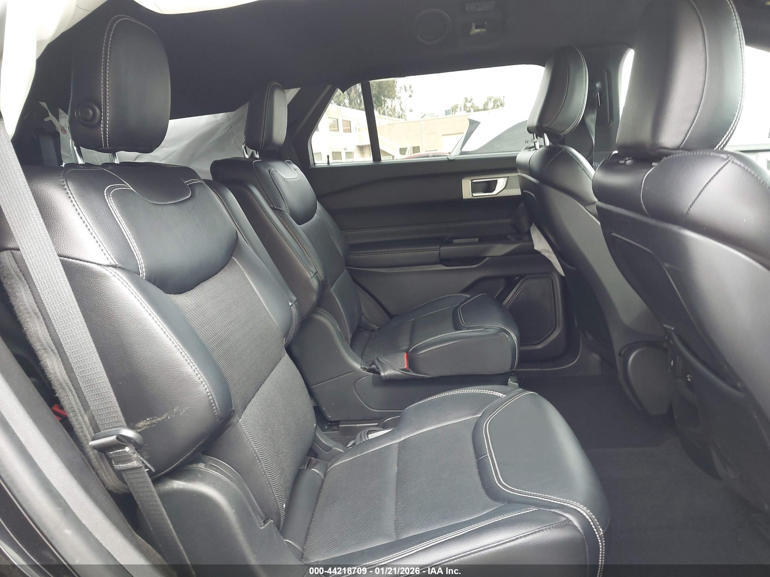 FORD EXPLORER image 8
