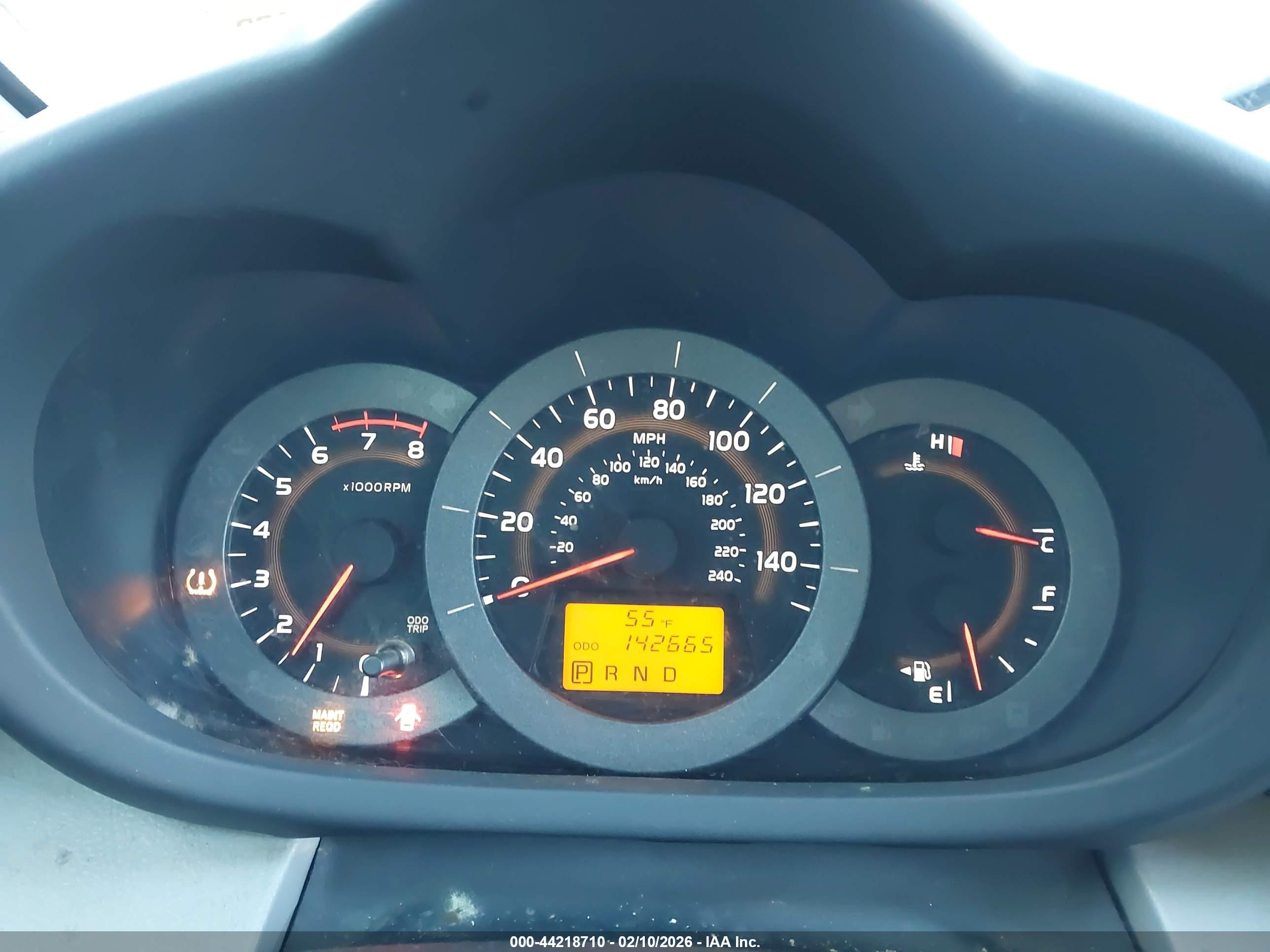 TOYOTA RAV4 image 7
