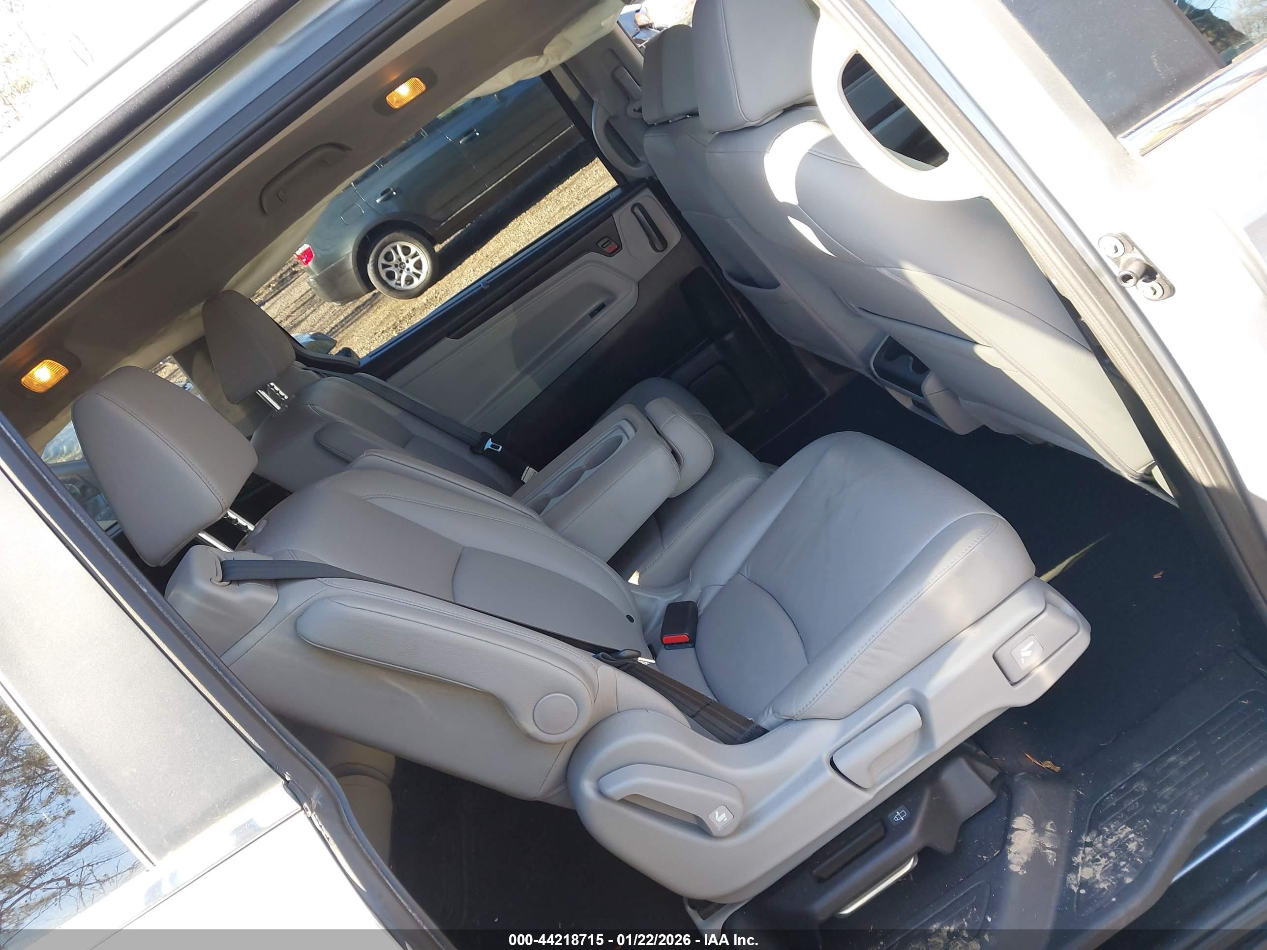 HONDA ODYSSEY image 8