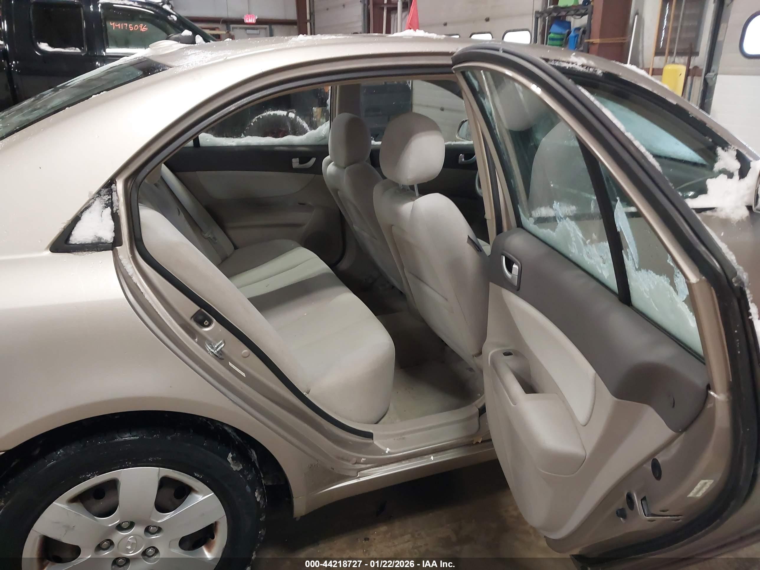 HYUNDAI SONATA image 8