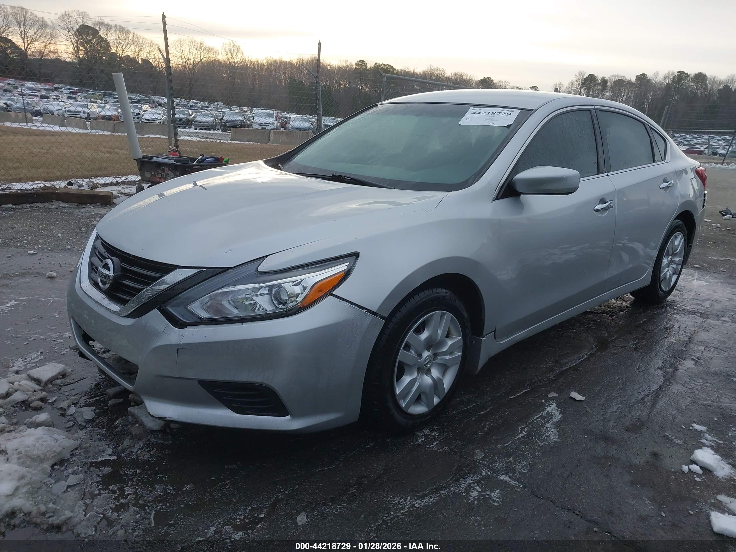 NISSAN ALTIMA image 2