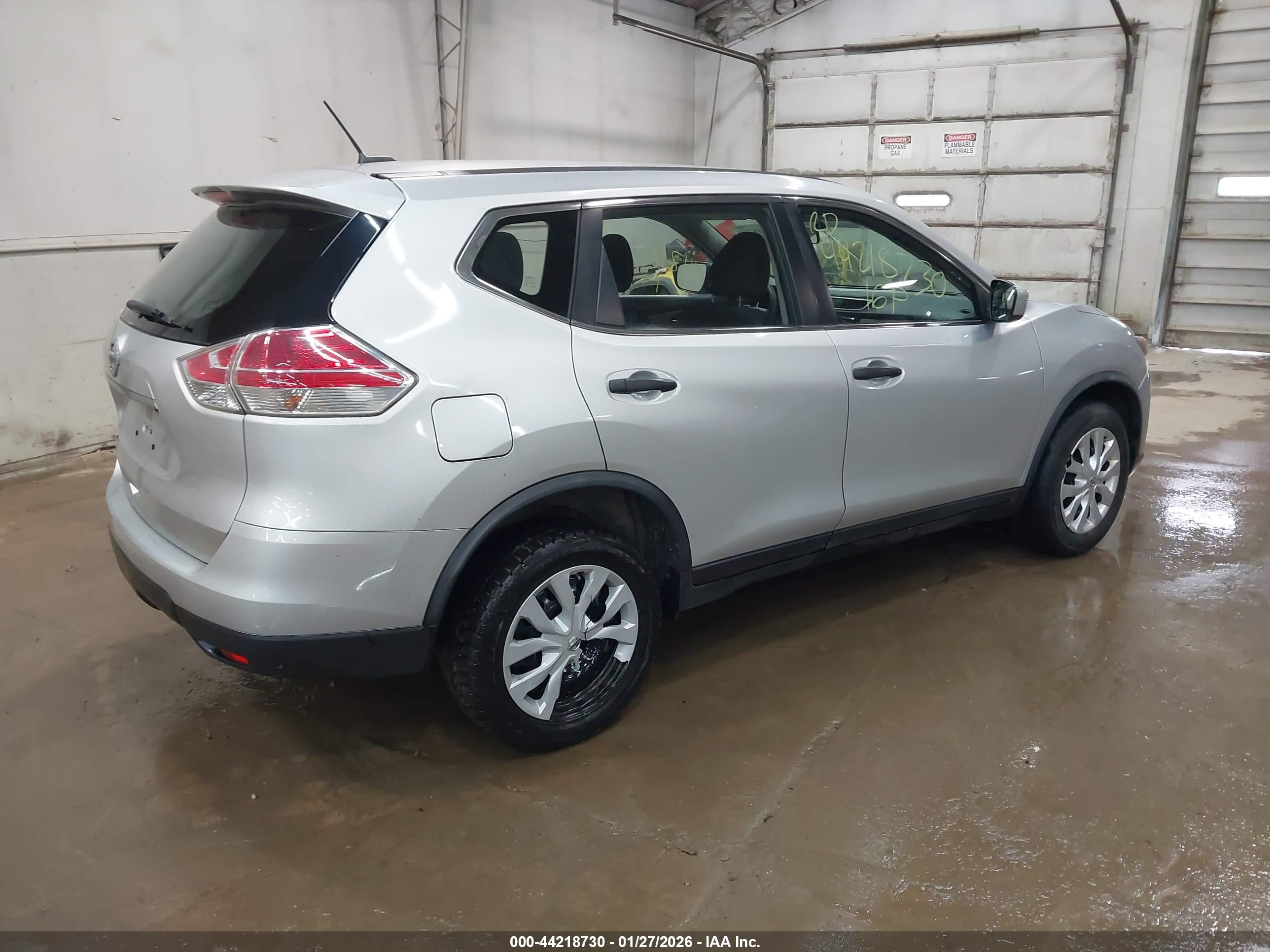 NISSAN ROGUE image 4