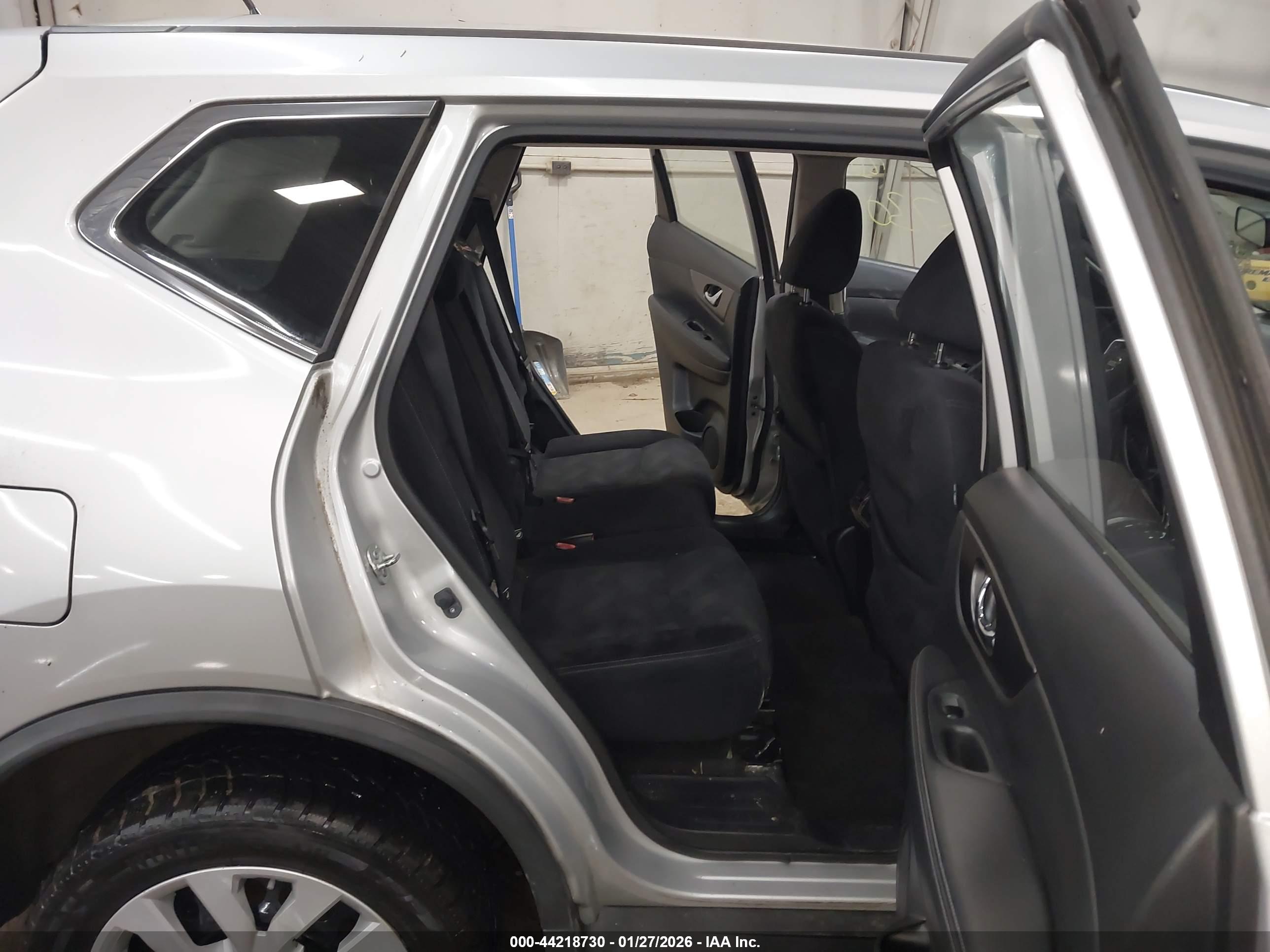 NISSAN ROGUE image 8
