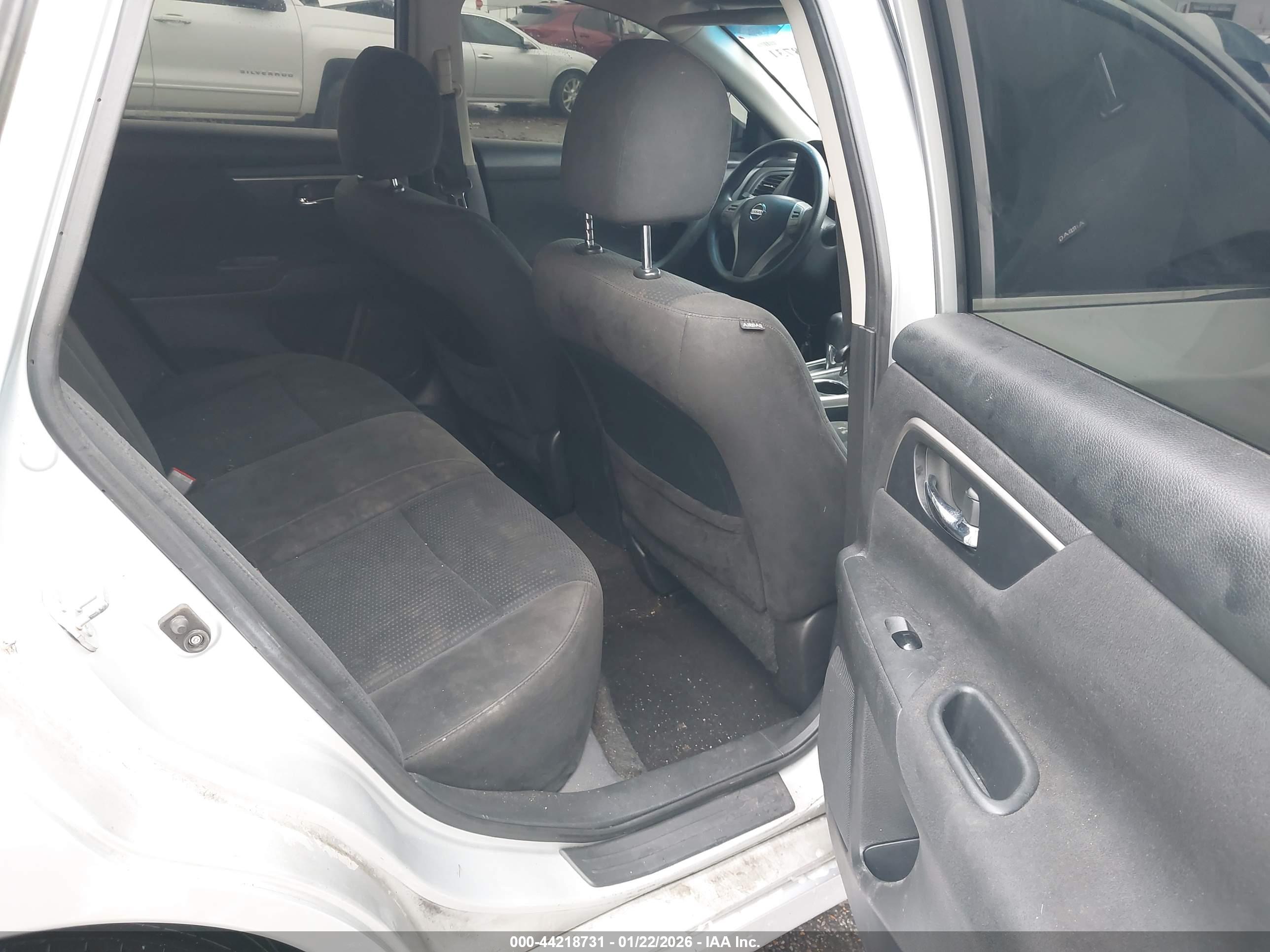 NISSAN ALTIMA image 8