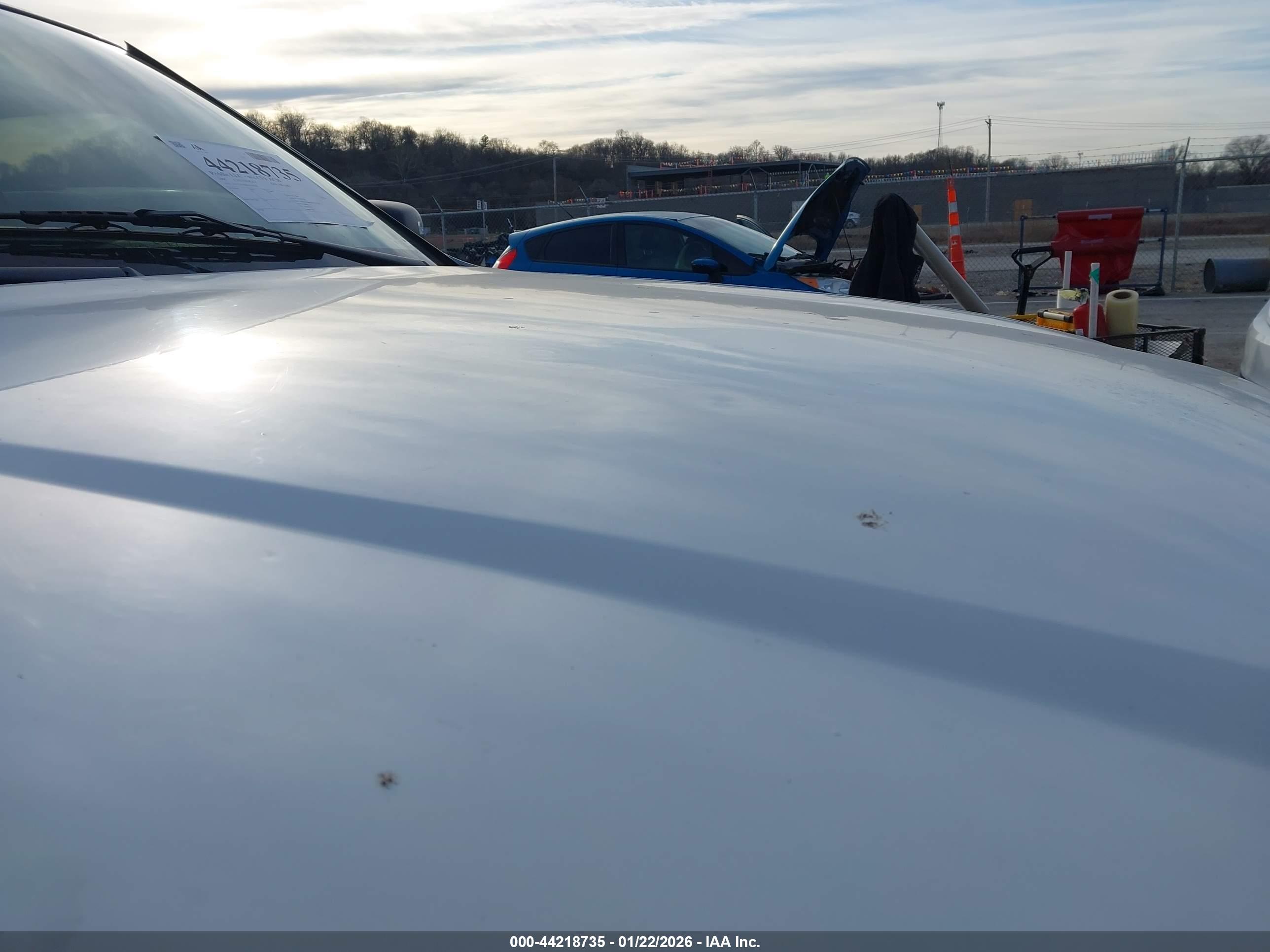 CHEVROLET COLORADO image 6