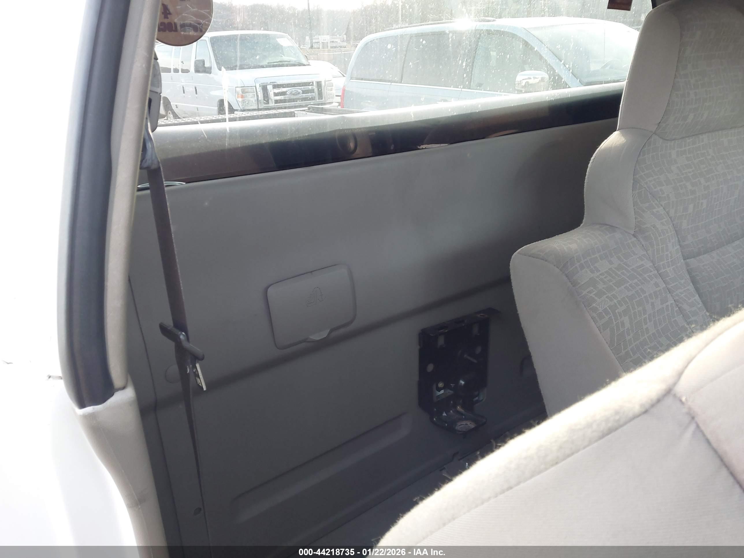 CHEVROLET COLORADO image 8