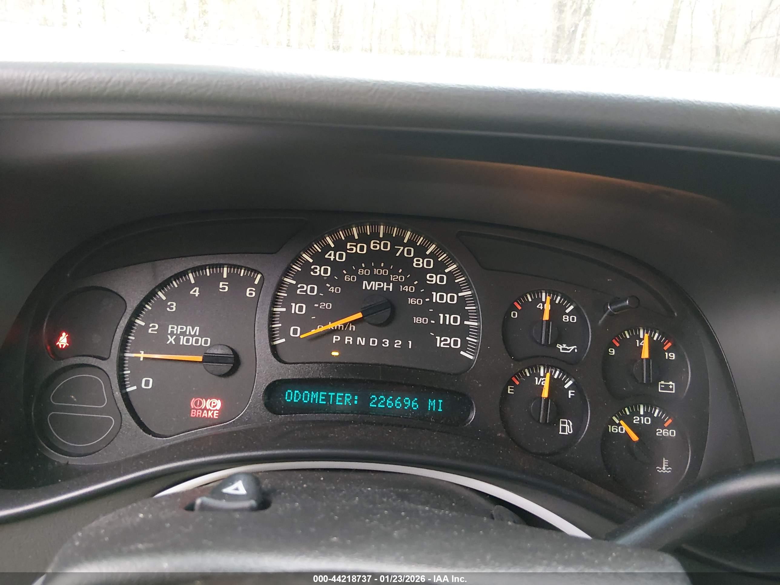 CHEVROLET SILVERADO image 7