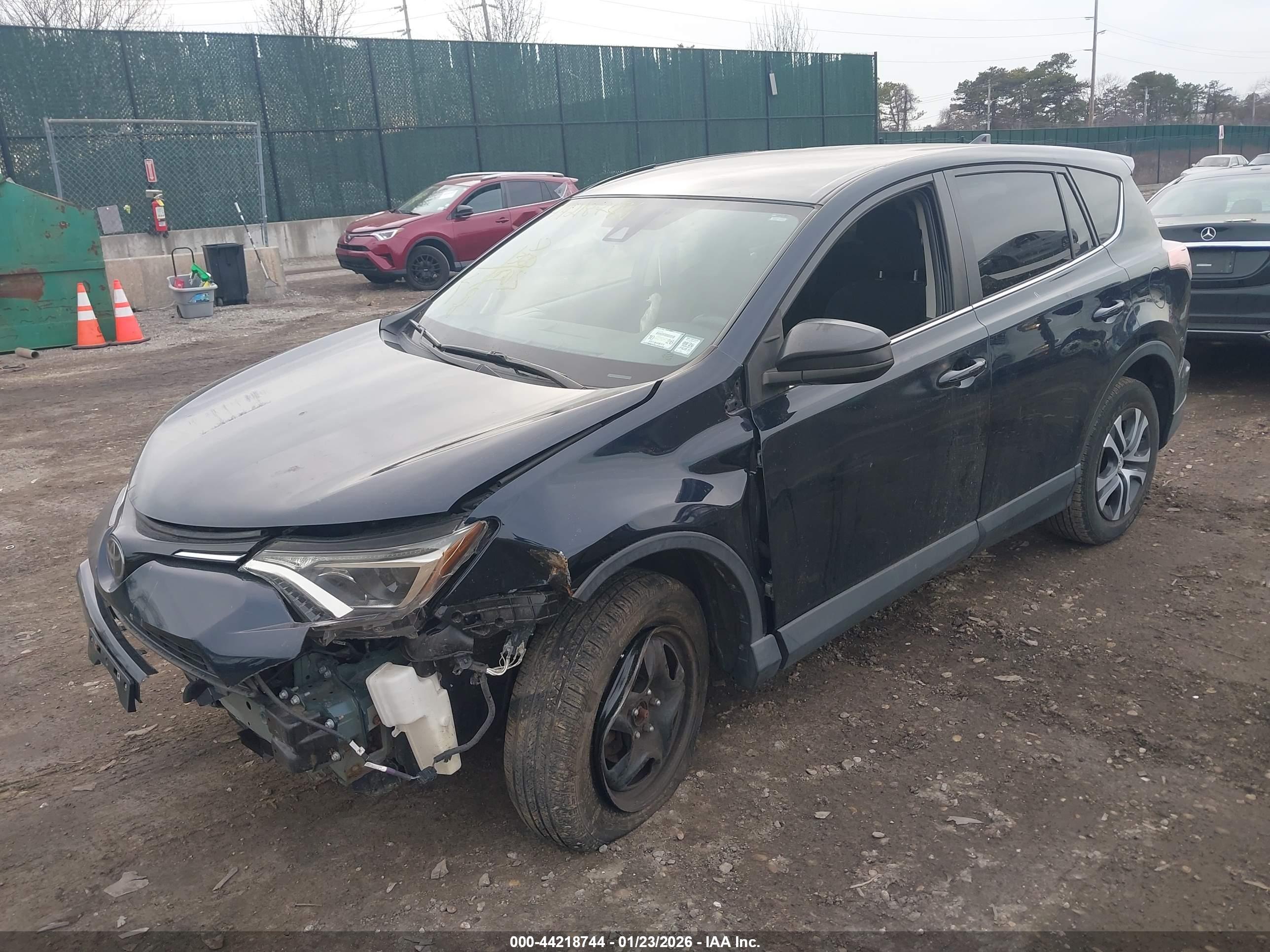 TOYOTA RAV4 image 2