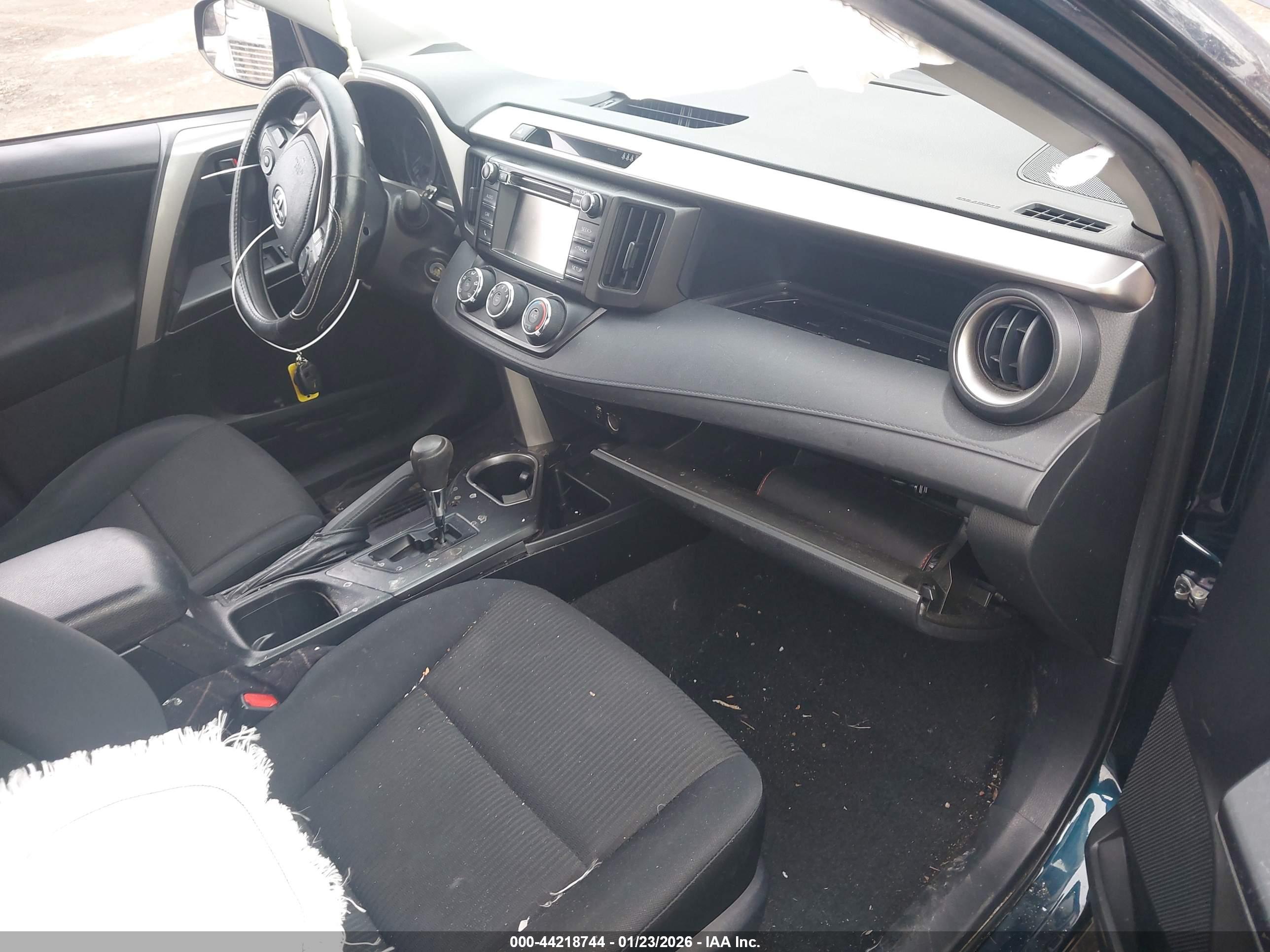 TOYOTA RAV4 image 5