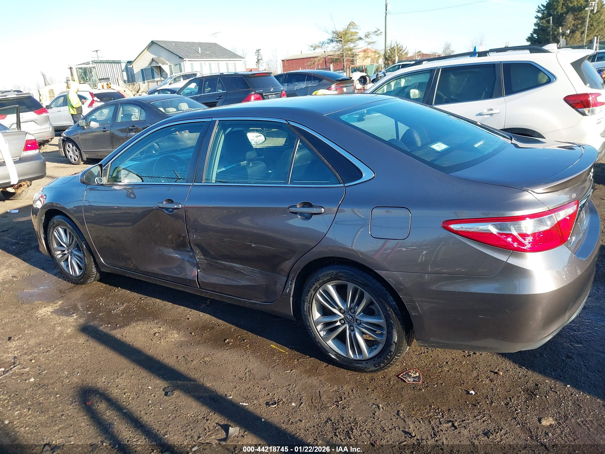 TOYOTA CAMRY image 6