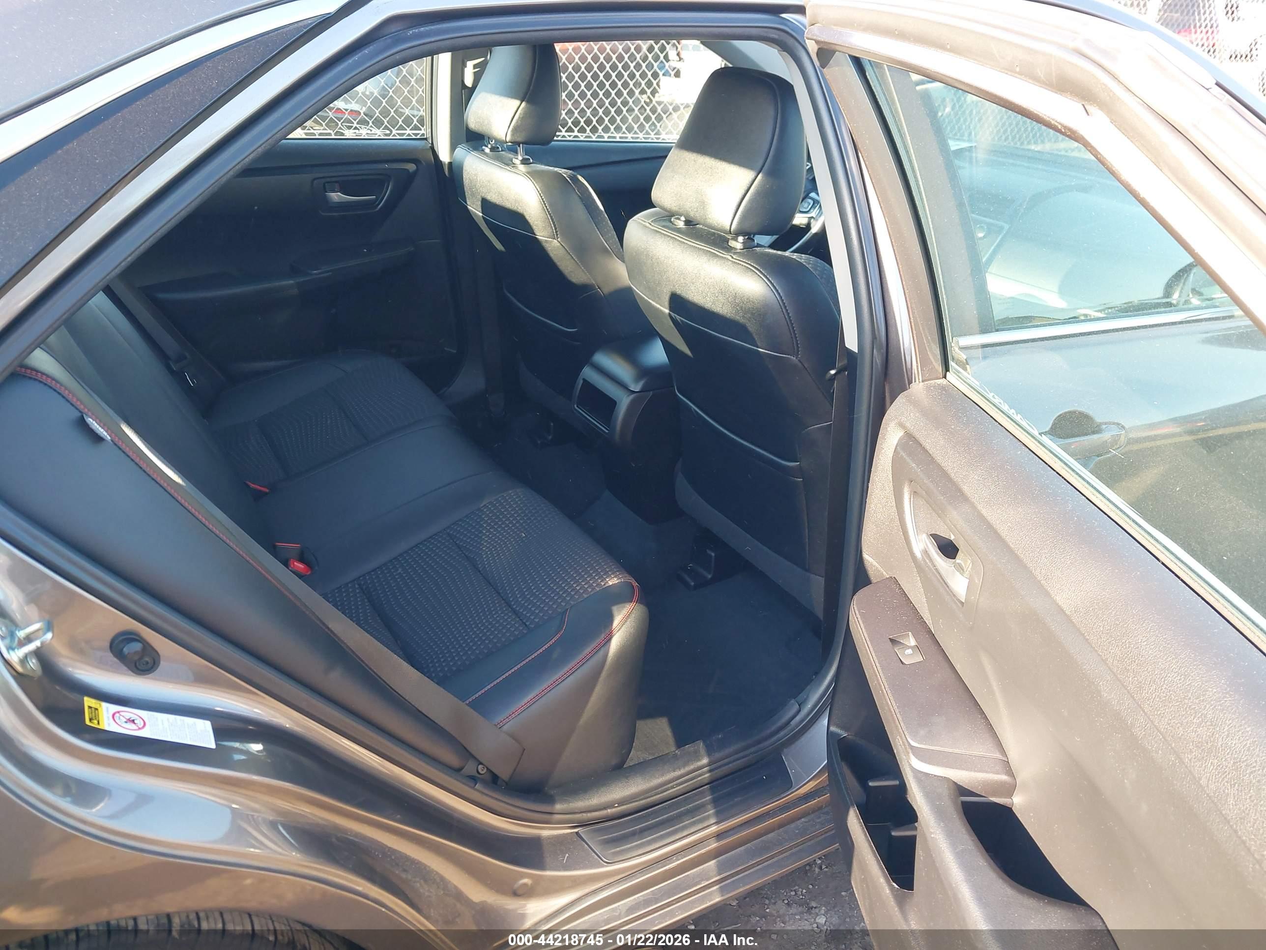 TOYOTA CAMRY image 8