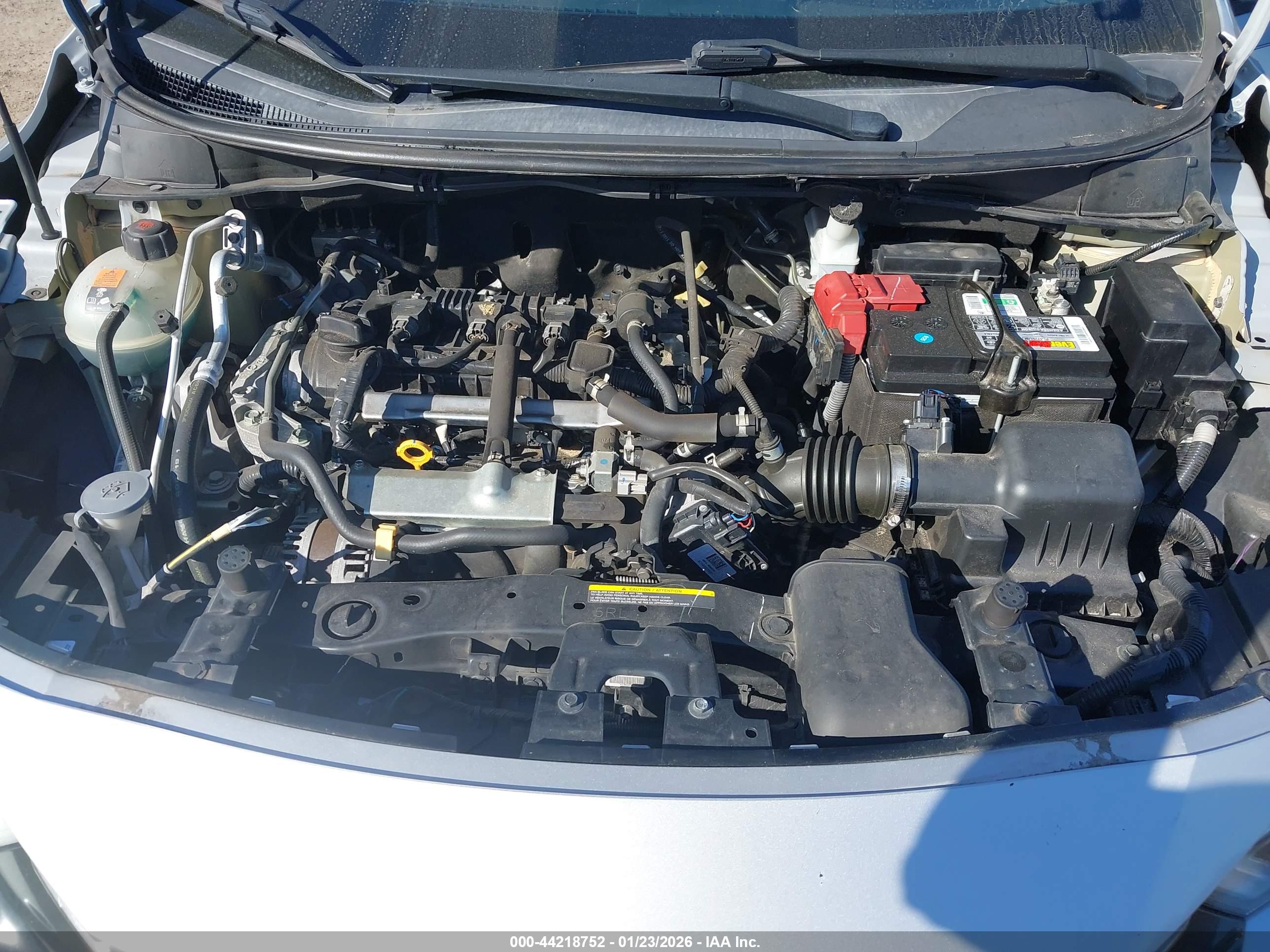 NISSAN VERSA image 10