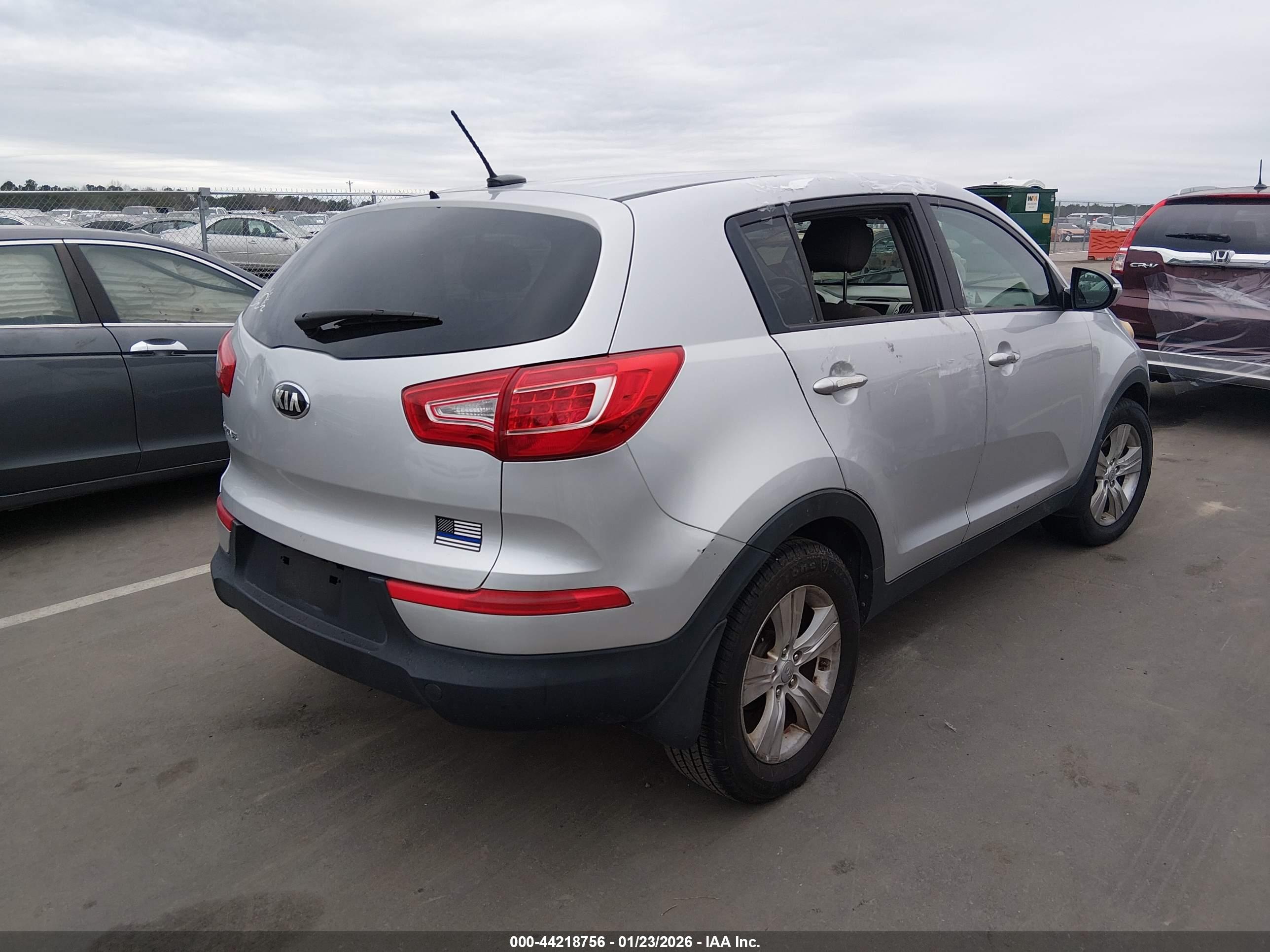 KIA SPORTAGE image 4